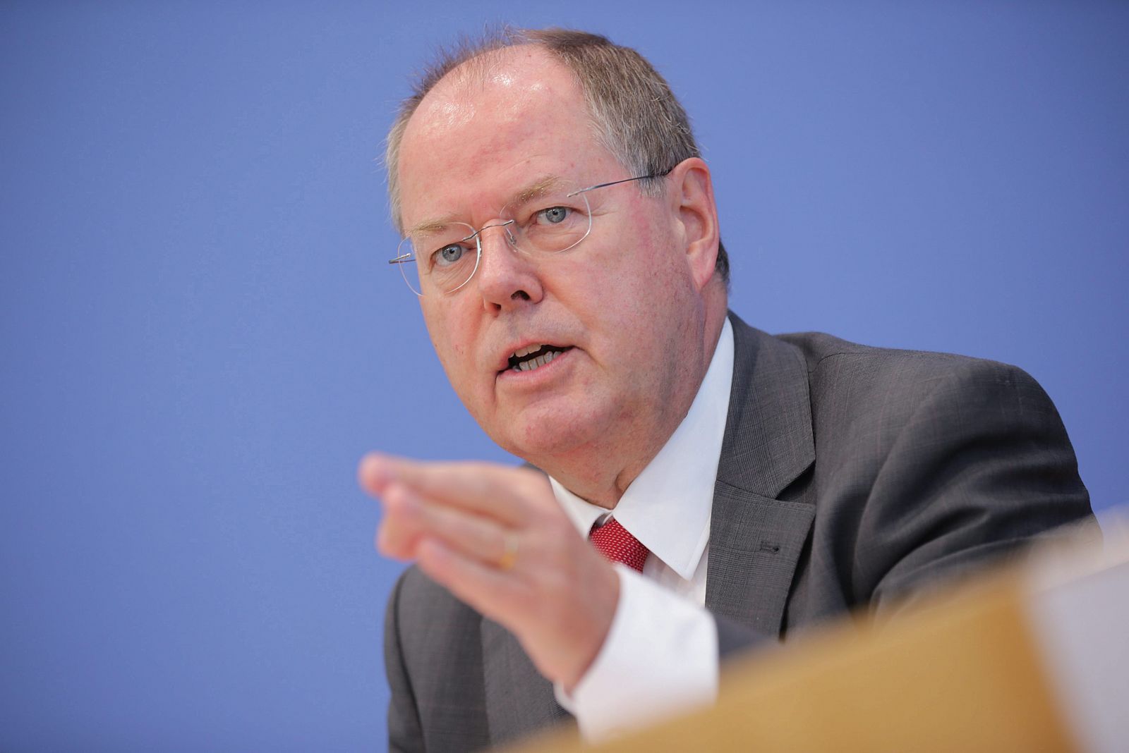 El candidato del Partido Socialdemócrata (SPD), Peer Steinbrück, en la presentación de su programa para los 100 primeros días de Gobierno.