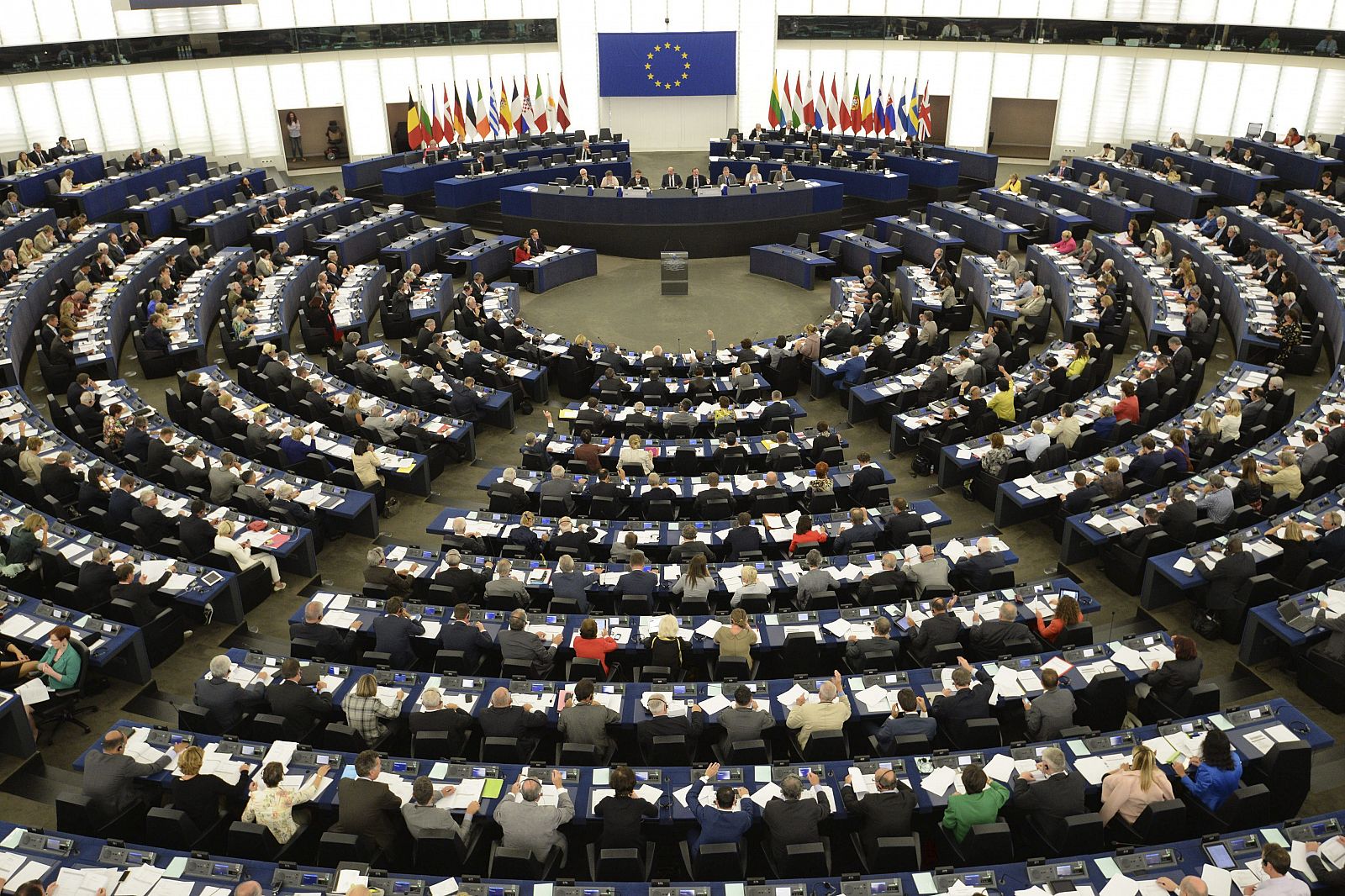 Eurodiputados durante un pleno del Parlamento Europeo en Estrasburgo (Francia)