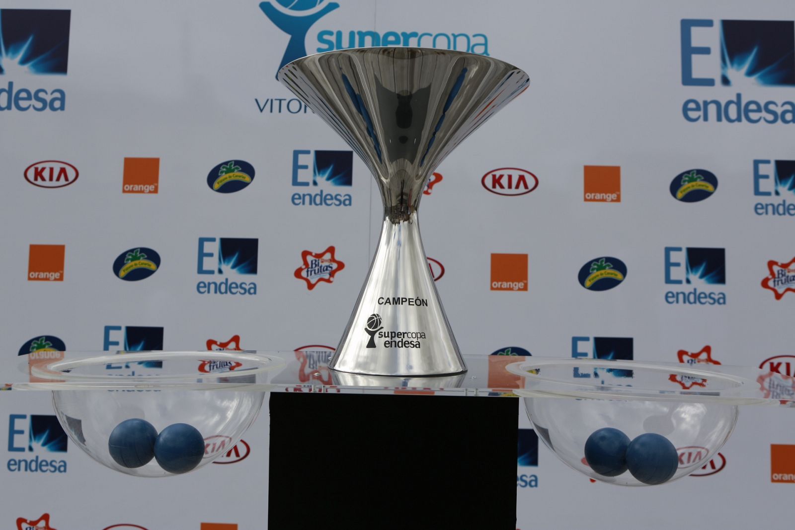 Trofeo de la Supercopa Endesa, que se disputa este 2013 en Vitoria