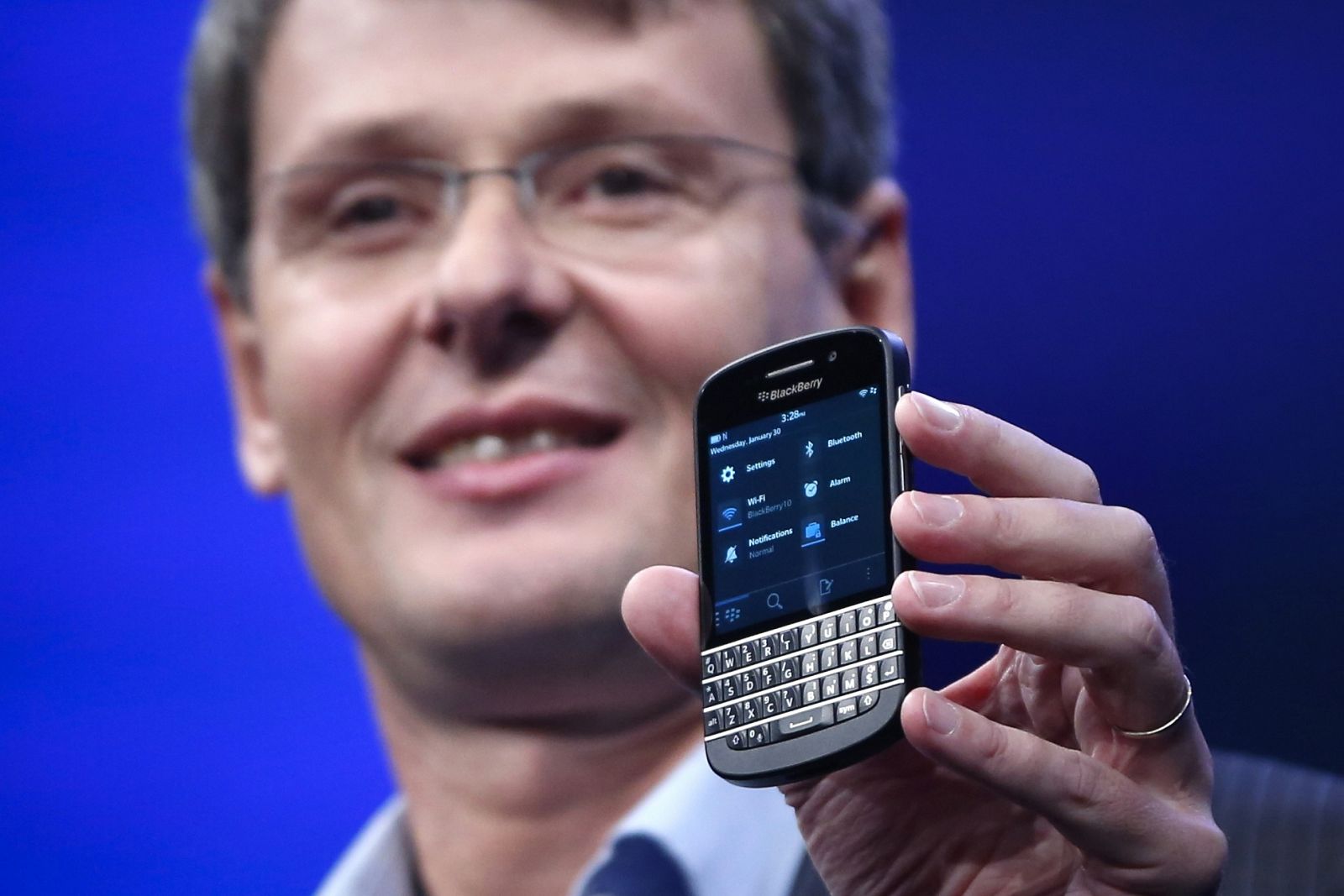 El presidente y consejero delegado de BlackBerry, Thorsten Heins, presenta el Blackberry 10