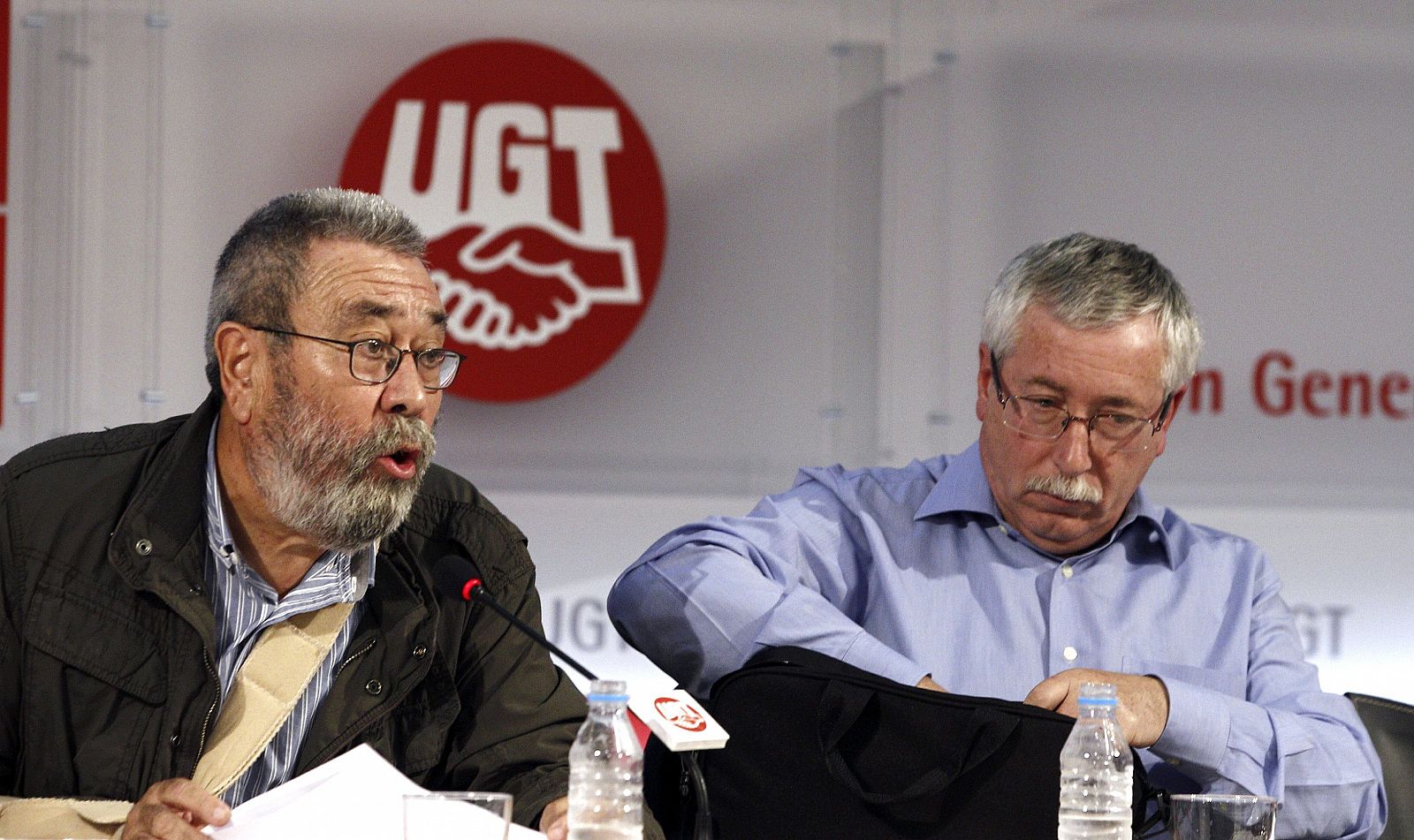 El secretario general de UGT, Cándido Méndez y el de CC.OO., Ignacio Fernández Toxo