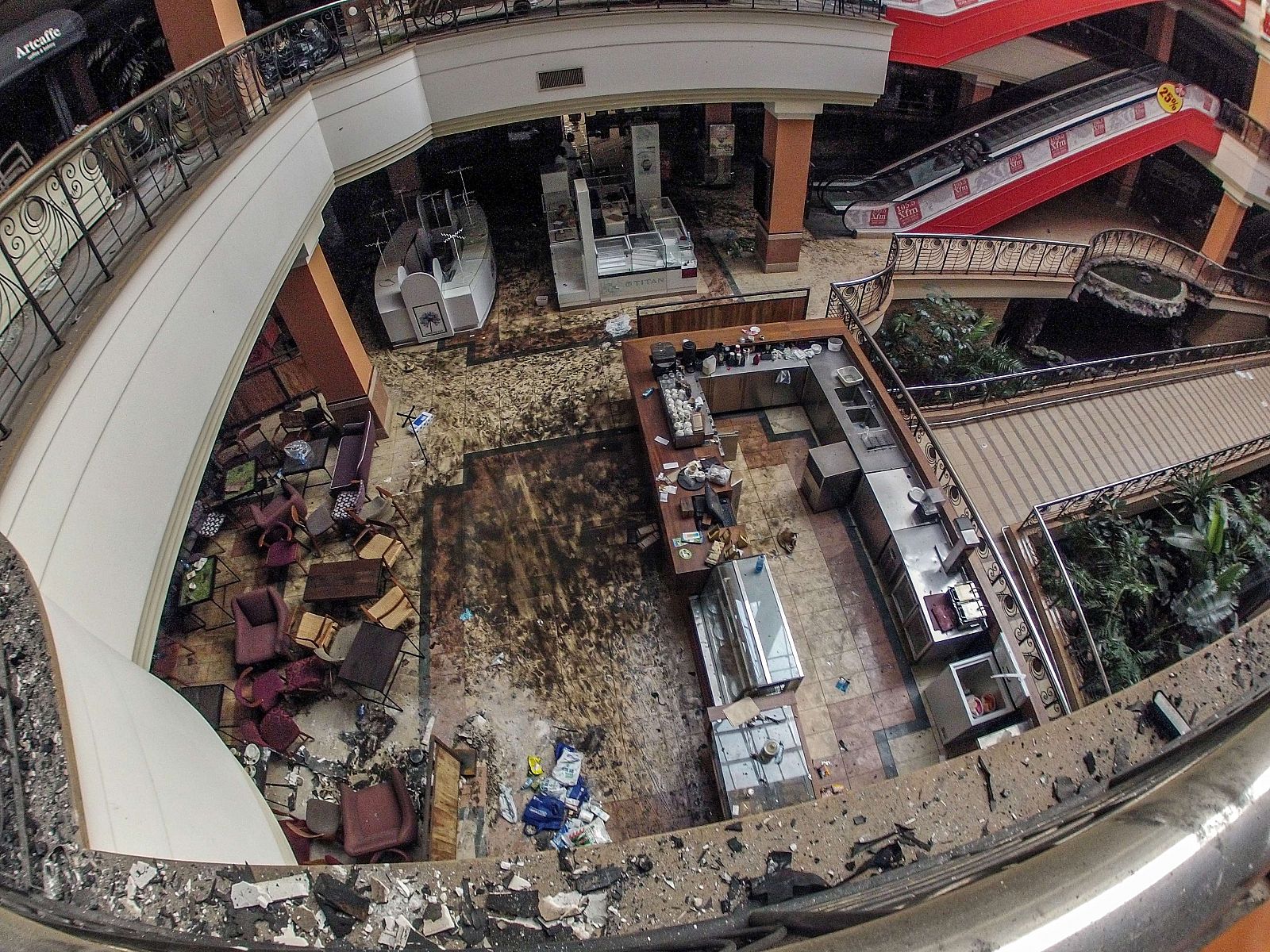 Imágen el interior del centro comercial de Westgate Mall en Nairobi tras el asalto