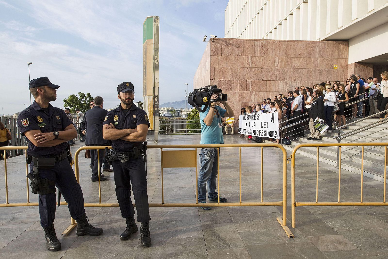 Dispositivo policial en la ciudad de la Justicia de Málaga ante la lectura de la sentencia del caso Malaya