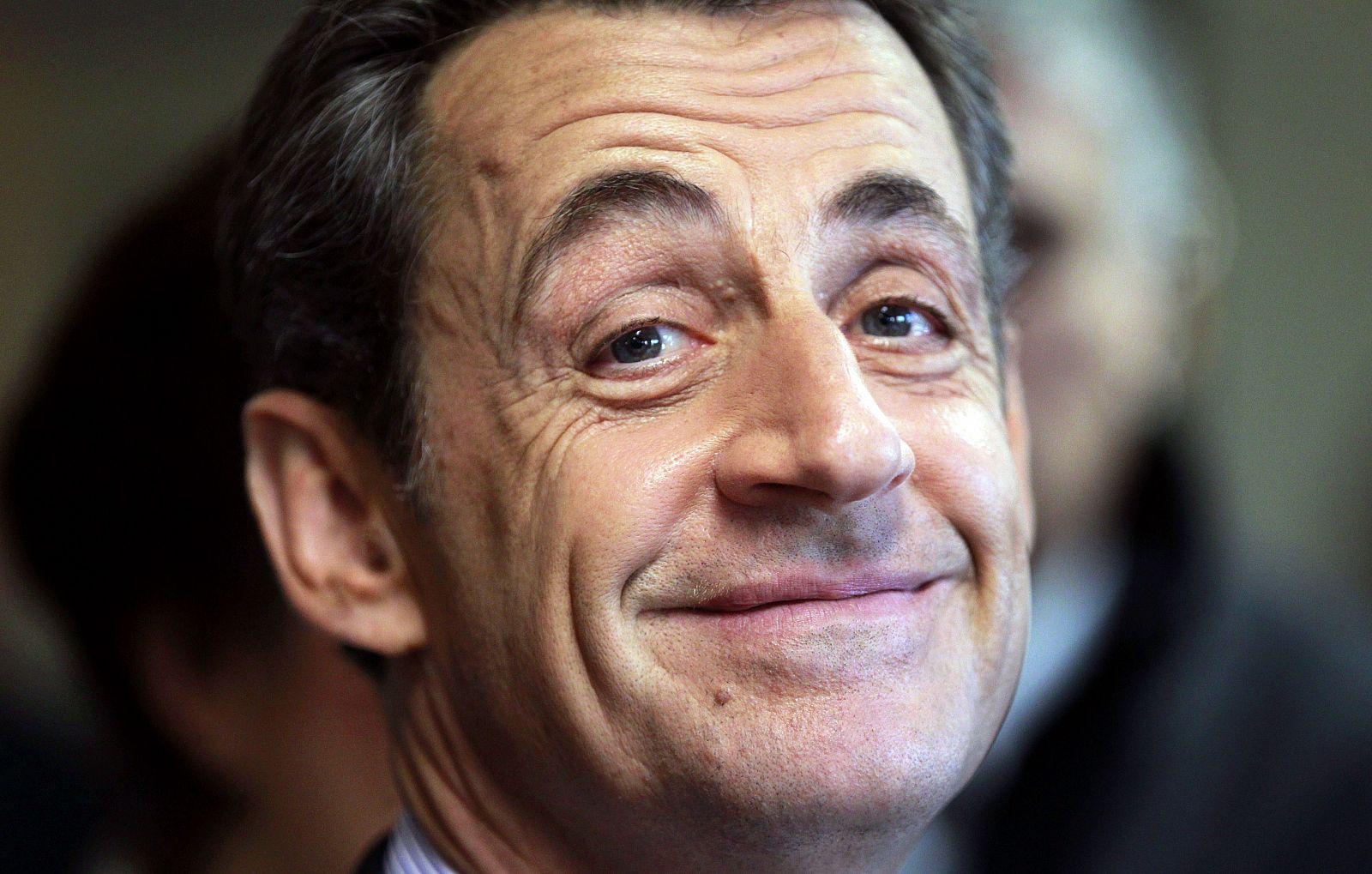 Nicolas Sarkozy se libra del caso 'Bettencourt', pero la Justicia también investiga si Gadafi financió su campaña en 2007.