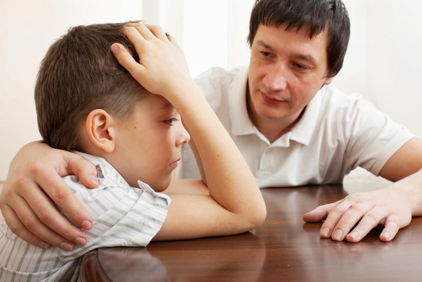 Los niños no deben quedar ausentes en el proceso de duelo, recomiendan los psicólogos.