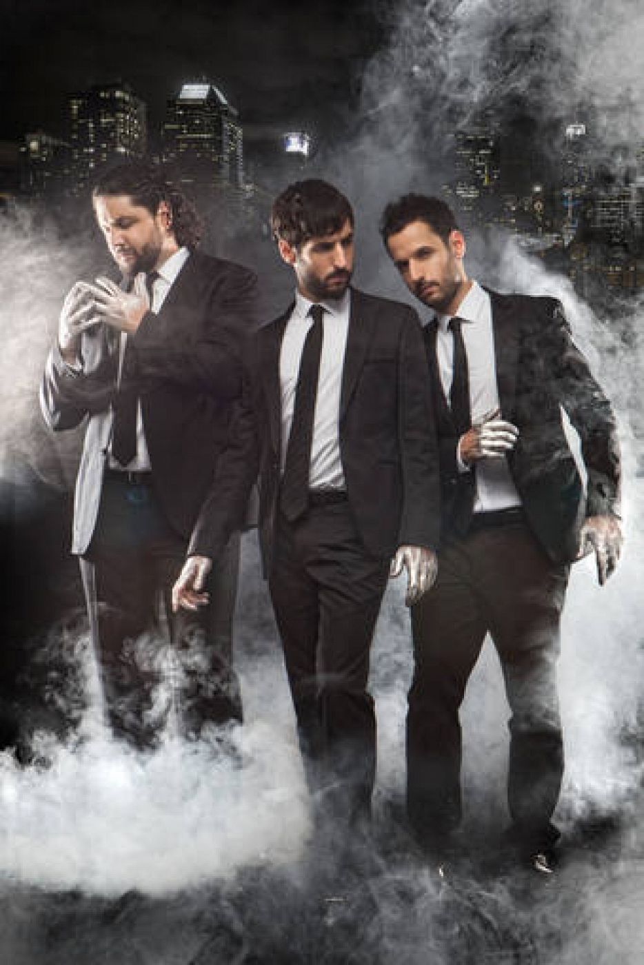   Los hermanos Aaron, Pablo y Daniel Zapico en una imagen muy promocional de su último disco.