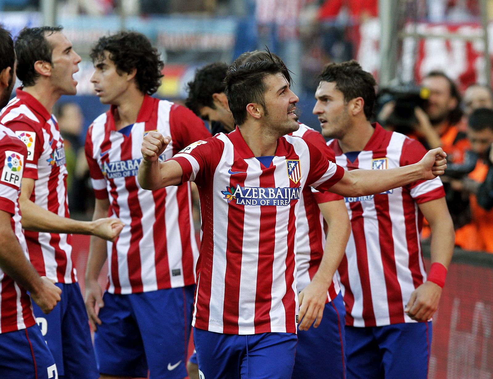 El delantero del Atlético de Madrid, David Villa, celebra el gol marcado ante el Athletic de Bilbao.