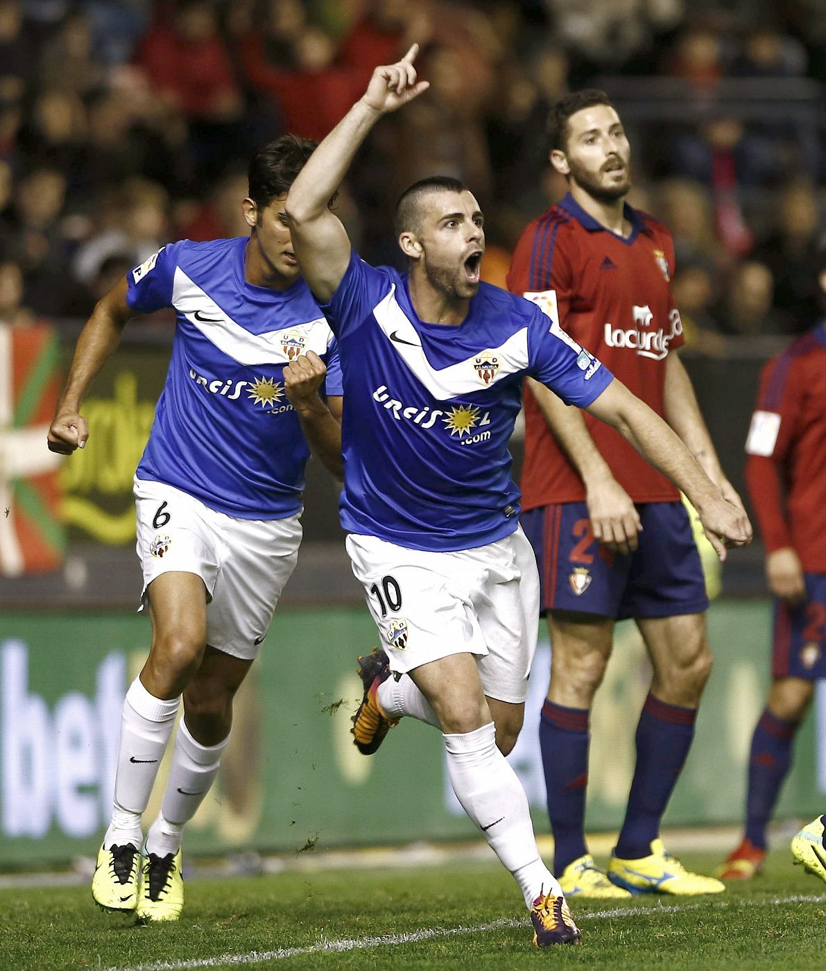Rodrigo Ríos "Rodri" (c) celebra el gol conseguido ante Osasuna.