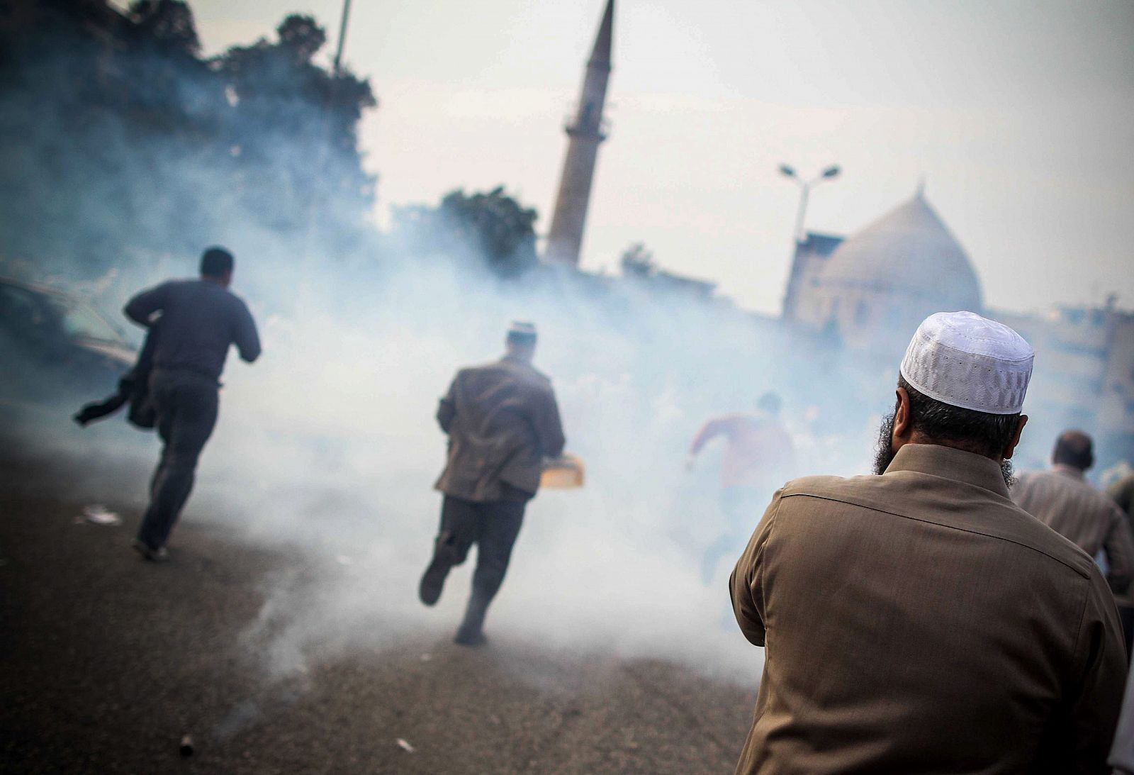ENFRENTAMIENTOS ENTRE ISLAMISTAS Y LA POLICÍA EN VARIAS CIUDADES EGIPCIAS