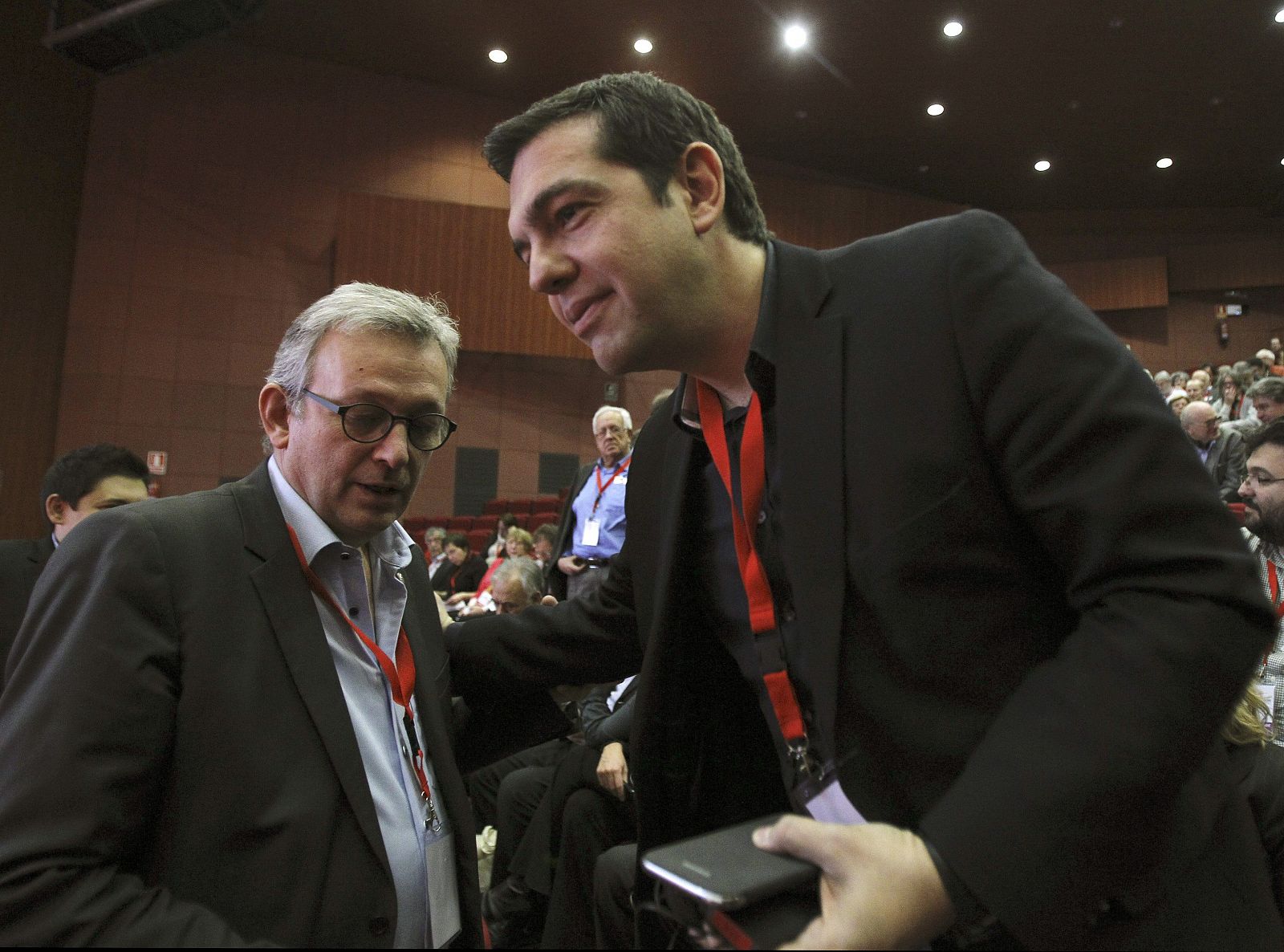 El presidente del Partido de la Izquierda Europea (PIE), el francés Pierre Laurent (i), y el líder de Syriza, Alexis Tsipras.