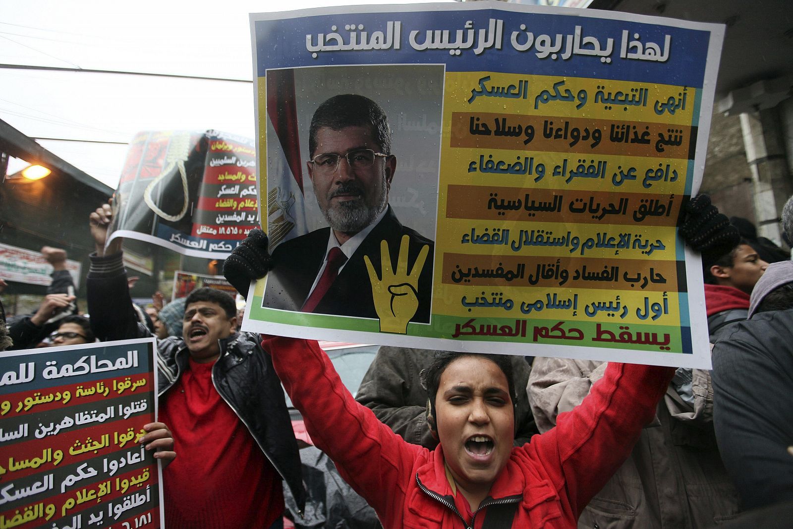 Simpatizantes del depuesto presidente egipcio Mohamed Mursi participan en una manifestación en El Cairo (Egipto)