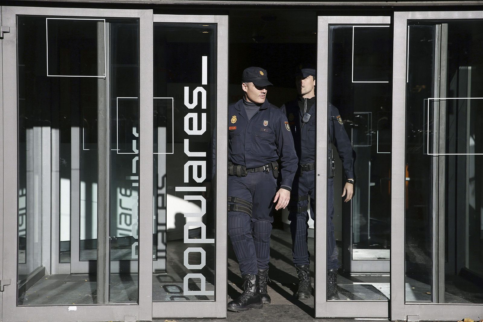 Agentes de la UDEF registran la sede del PP en Madrid