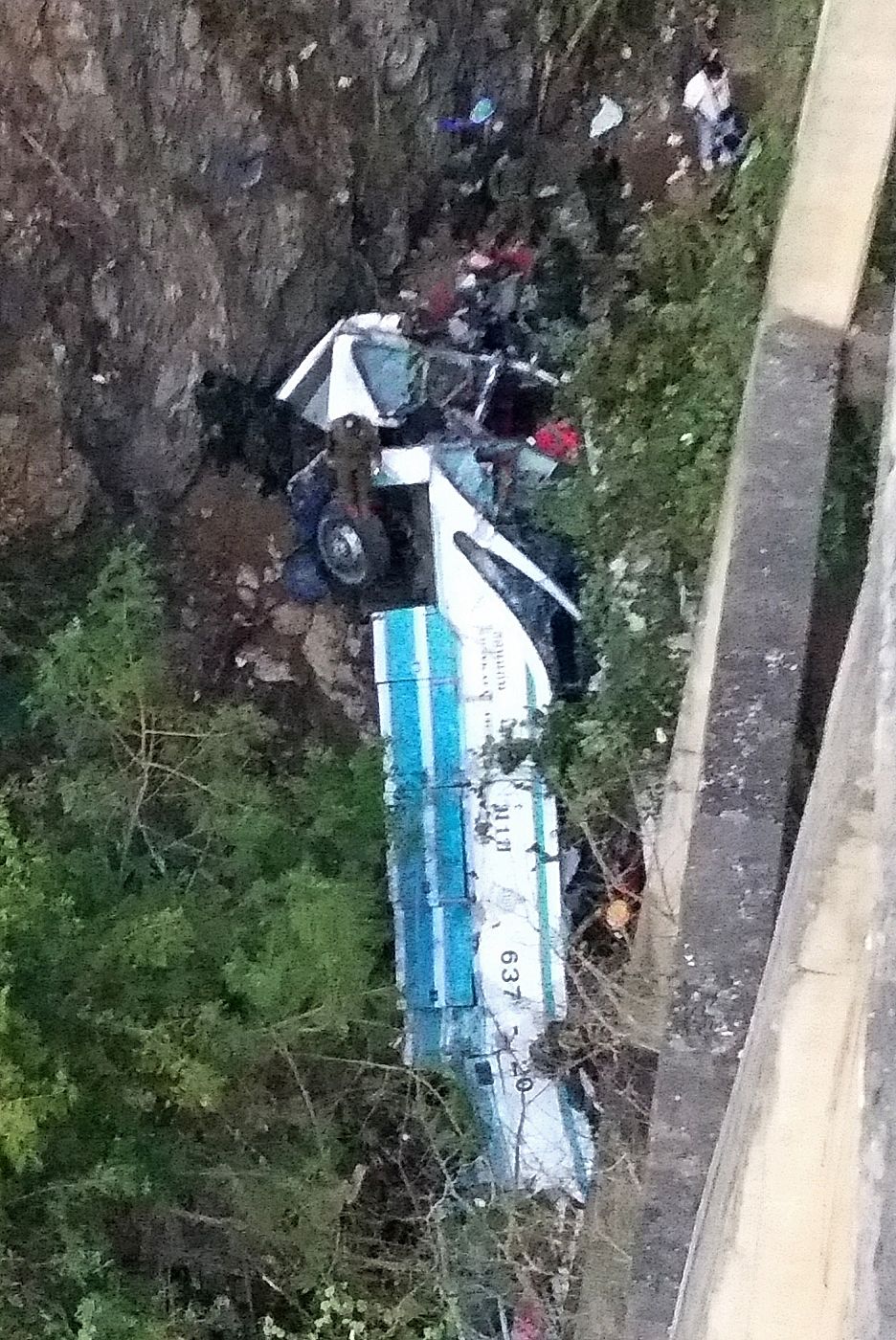 Imagen del autobús accidentado en Phetchabun, Tailandia