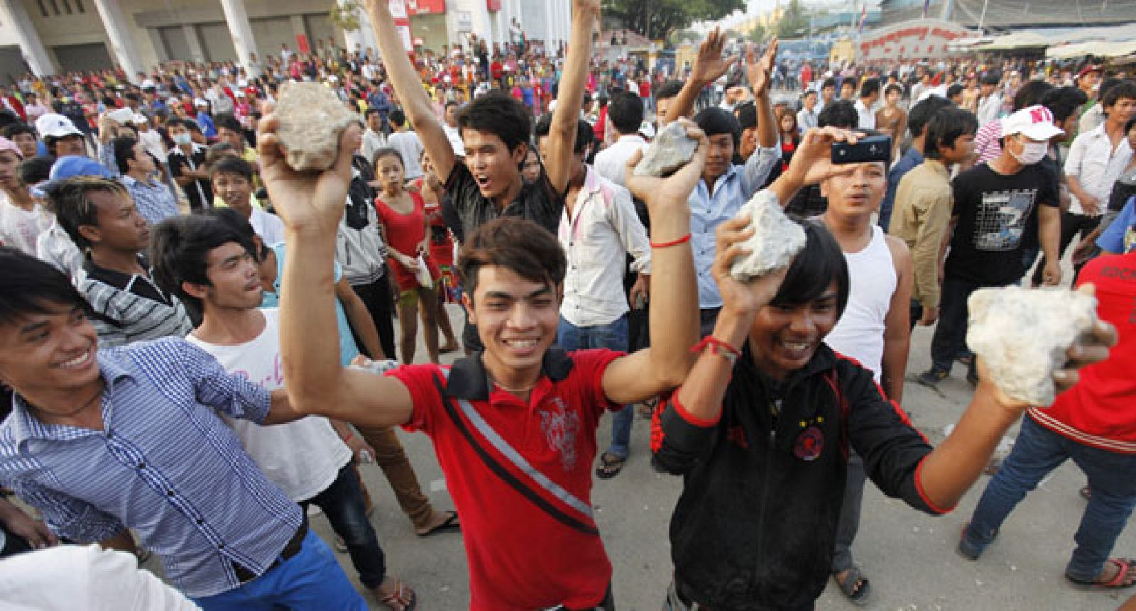 Varios muertos en una manifestación de trabajadores del sector textil en Camboya