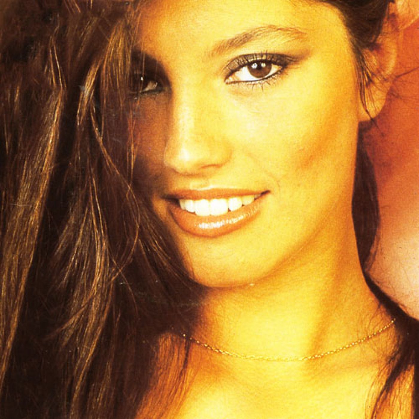 La guapísima Lucía en su foto promocional para el single de "Él".