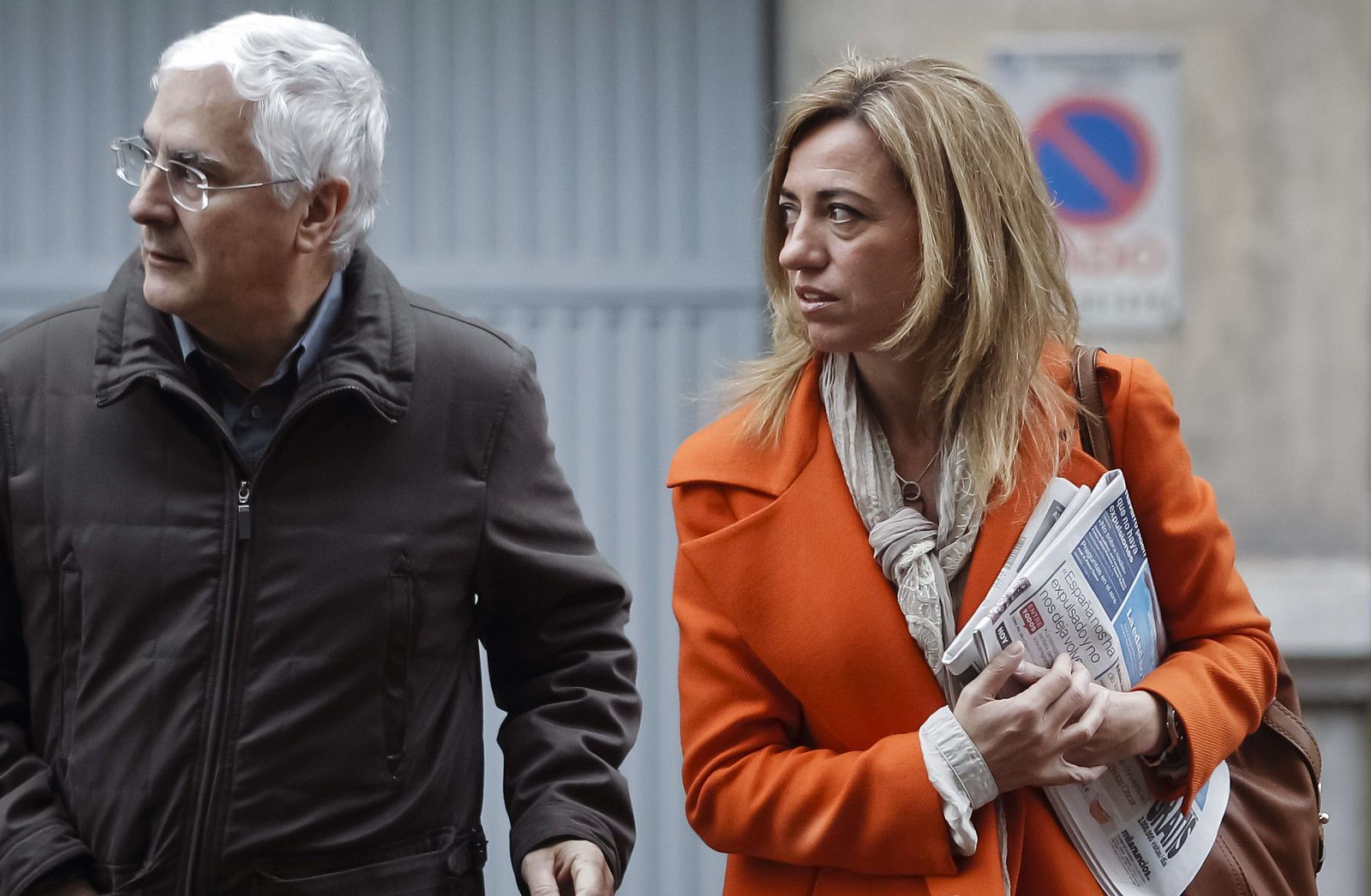 Carmen Chacón llega a la sede del PSOE junto a José María Barreda.