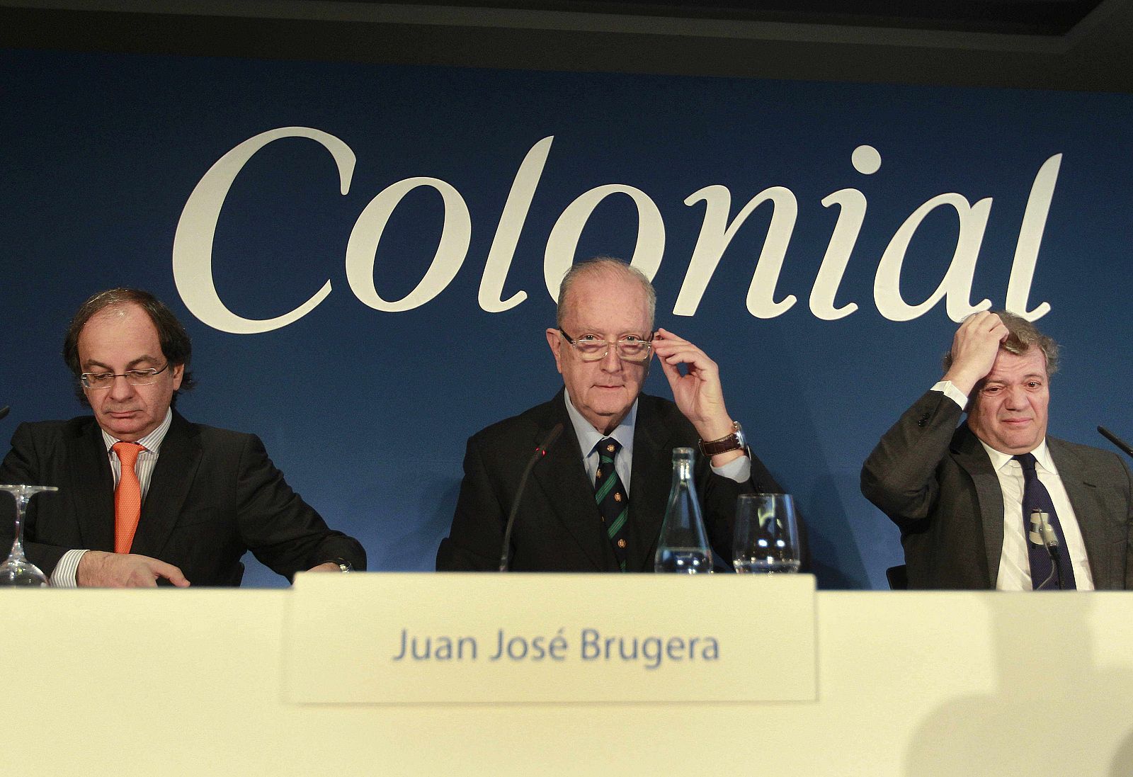 José Bruguera, presidente, Pere Viñolas, consejero delegado, y Francisco Palà, del consejo de administración, al inicio de la junta general extraordinaria de la inmobiliaria Colonial