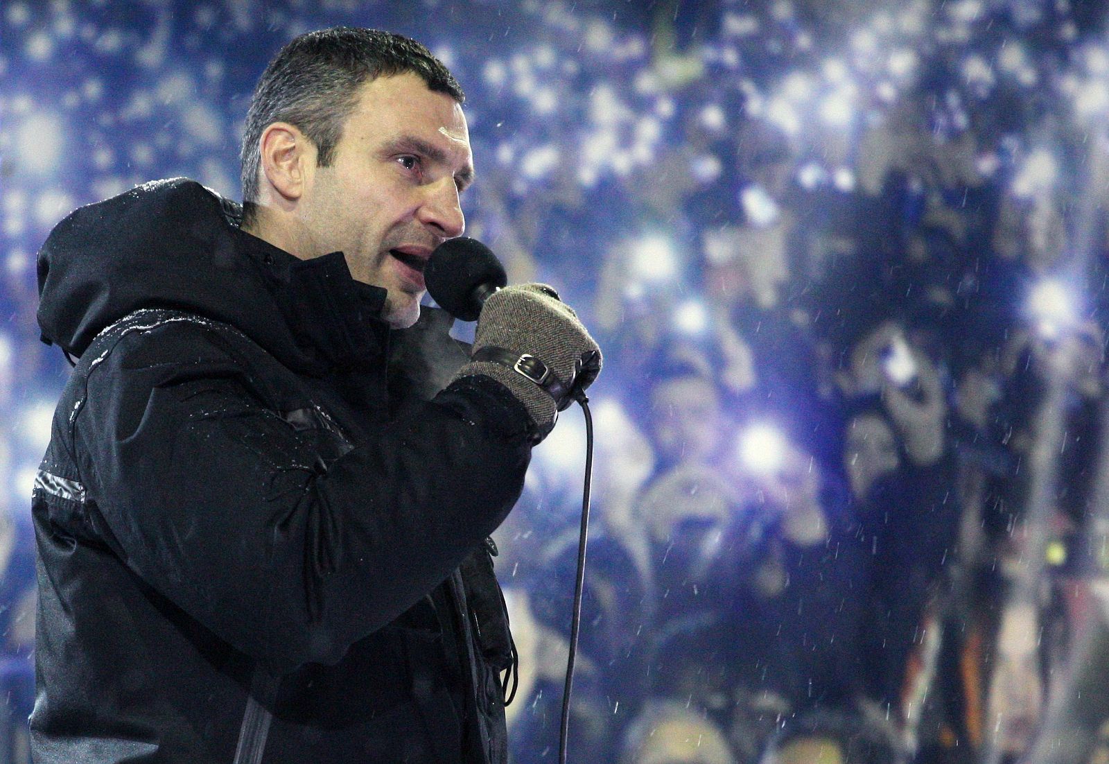 Klitschko se dirije a los manifestantes en la Plaza de la Independencia de Kiev