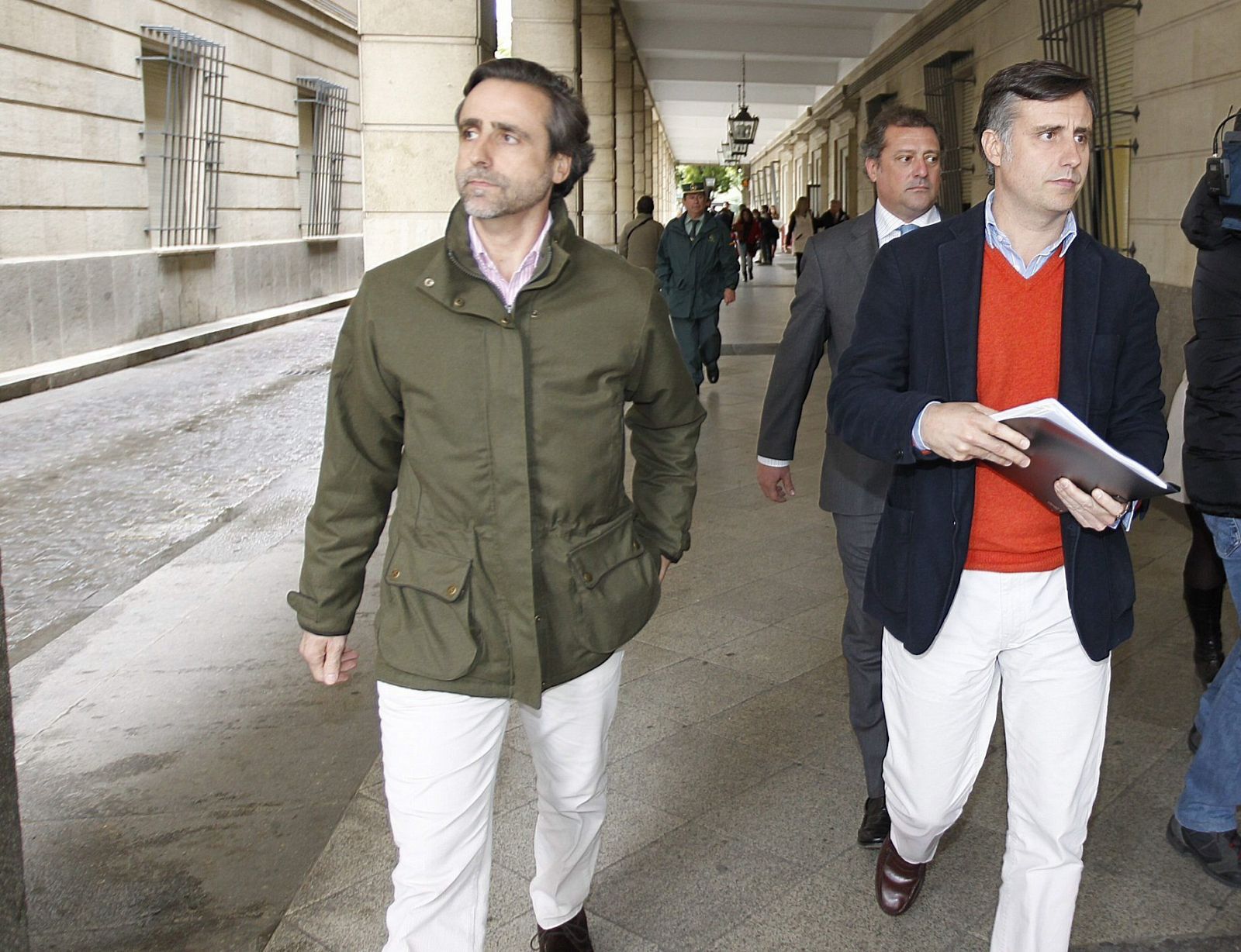Los hermanos Javier y Pablo Ruiz Mateos, a la salida de los juzgados de Sevilla