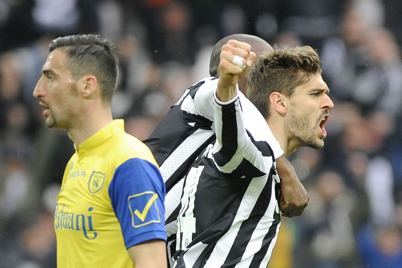 El español Fernando Llorente celebra el tercer gol de la Juventus al Chievo