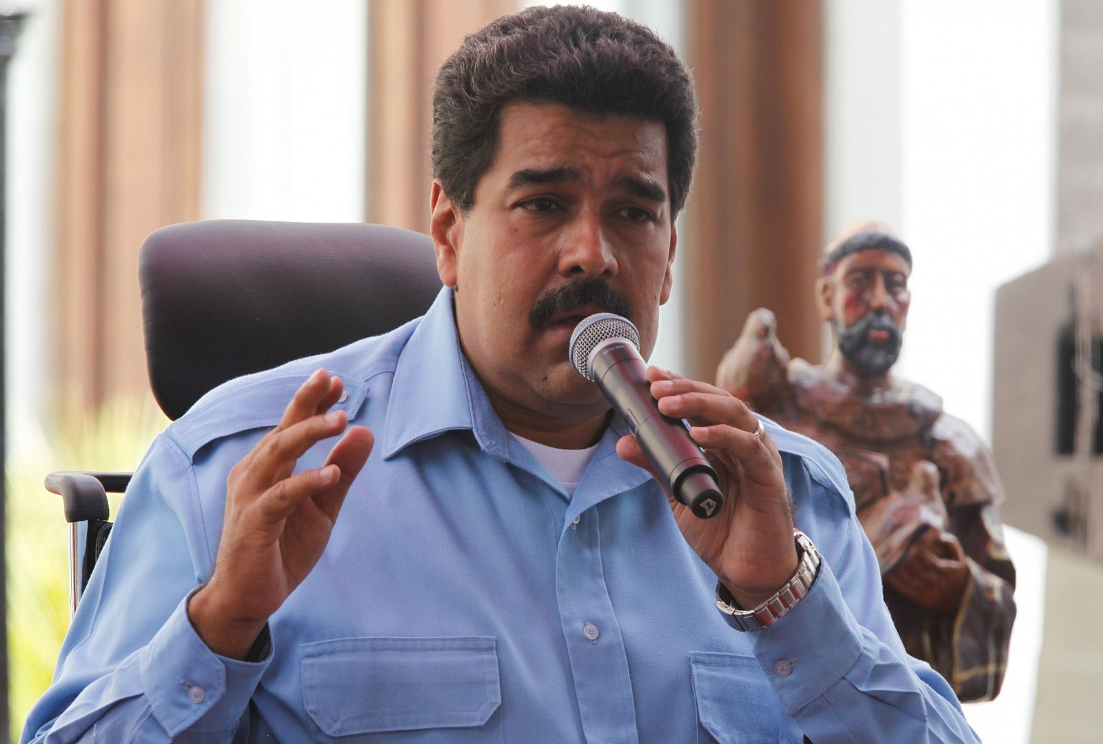 Nicolás Maduro durante su discurso en una marcha oficialista este domingo.