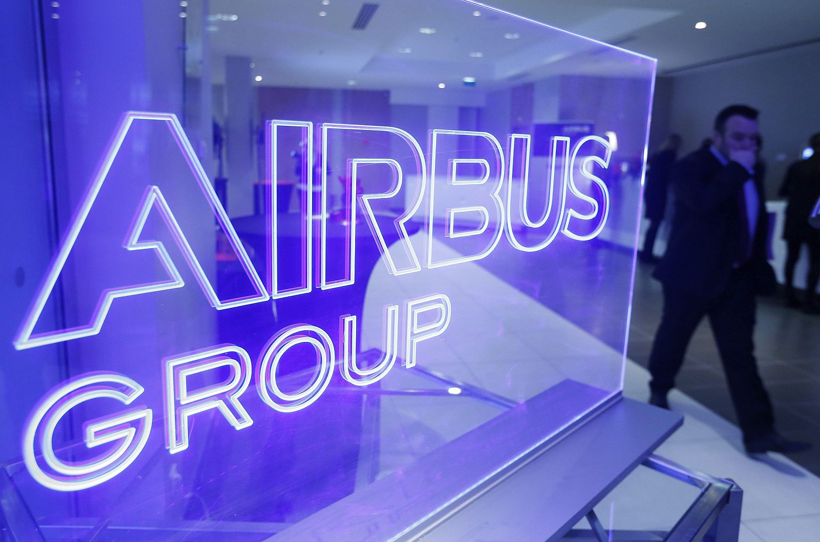 Letrero luminoso del grupo Airbus