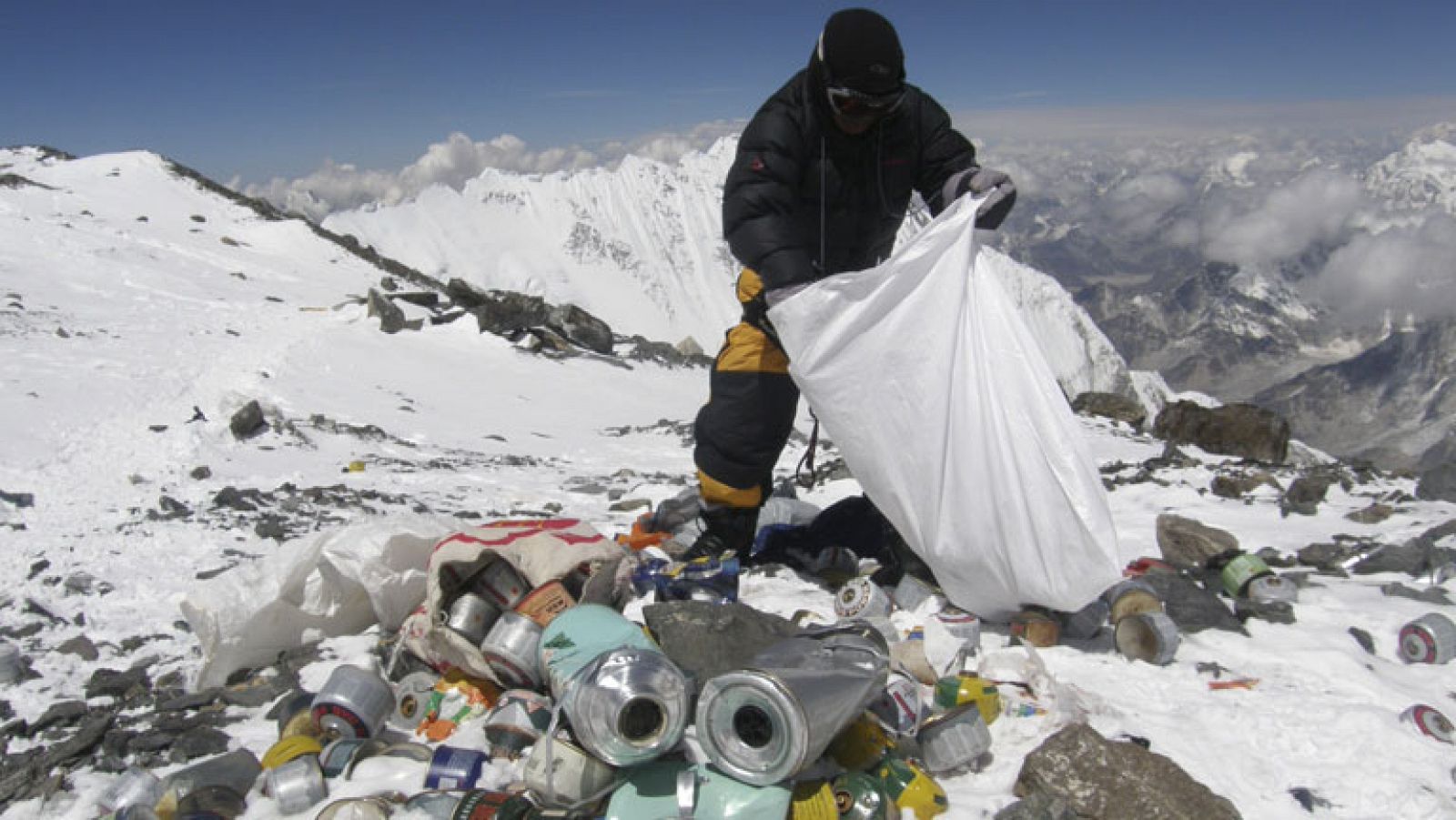 Els alpinistes hauran de recollir les escombraries de l'Everest