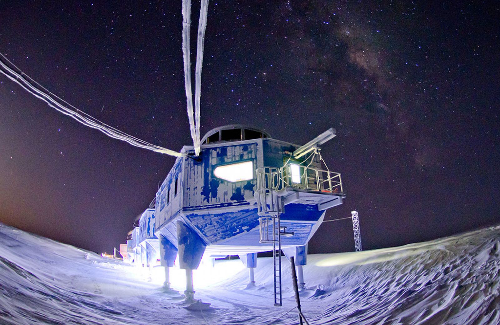 Imagen de la estación brtitánica de investigación antártica Halley, donde se han extraído las muestras de nieve para el estudio.