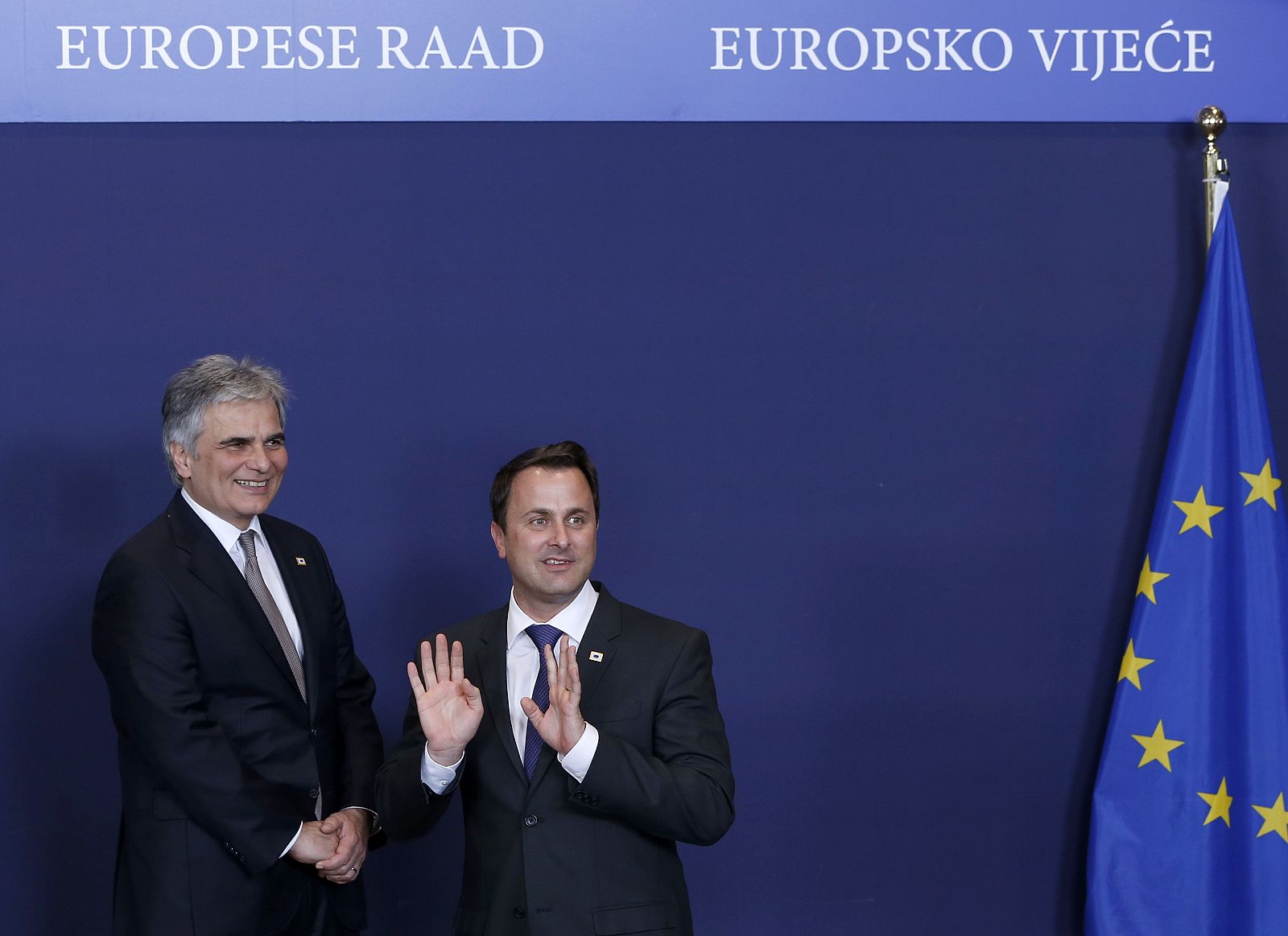 El canciller federal de Austria, Werner Faymann, junto al primer ministro luxemburgués, Xavier Bettel