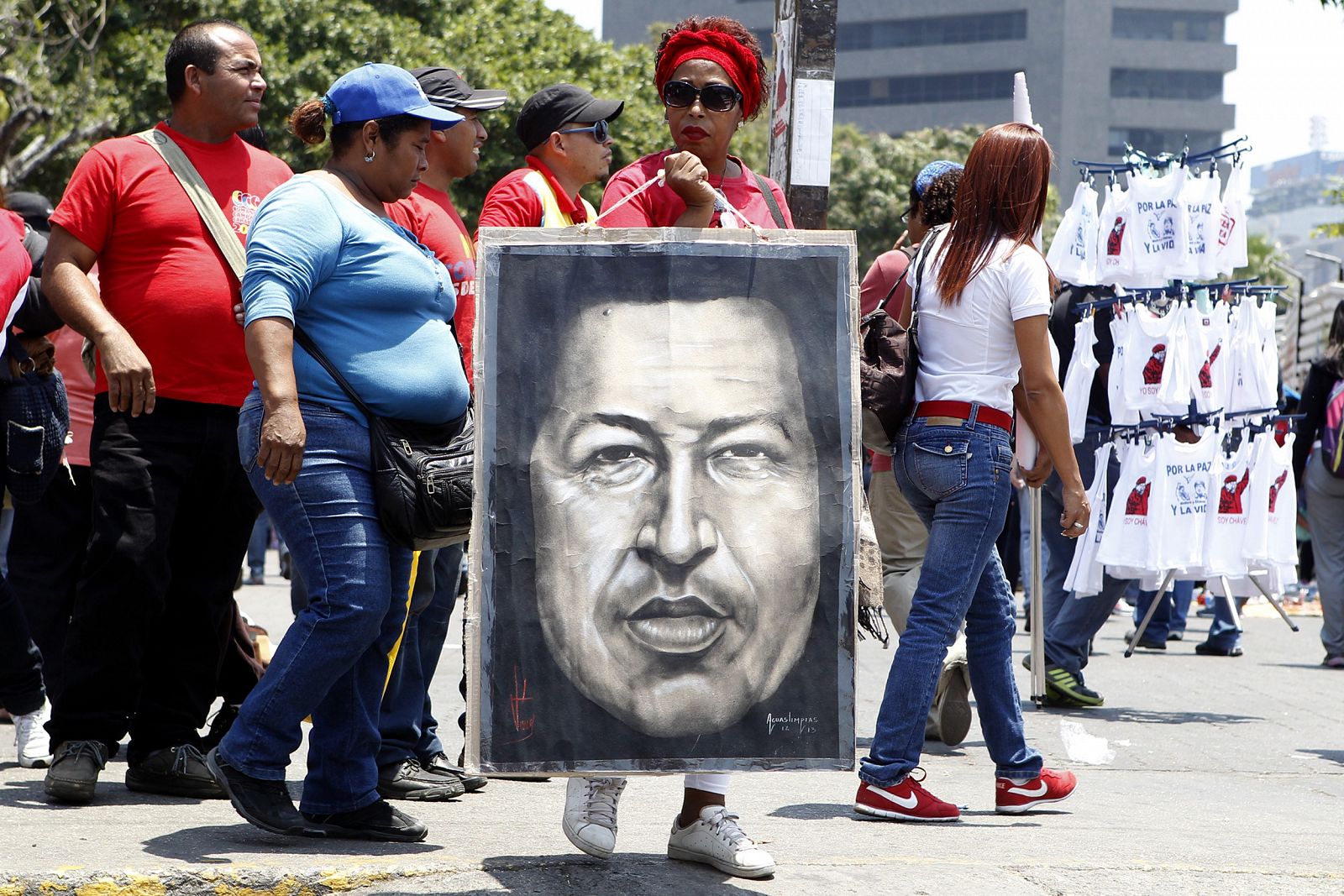 Manifestantes pro chavistas en las calles de Caracas