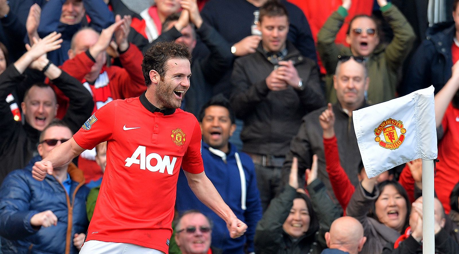 Mata celebra el tanto anotado ante el Aston Villa.