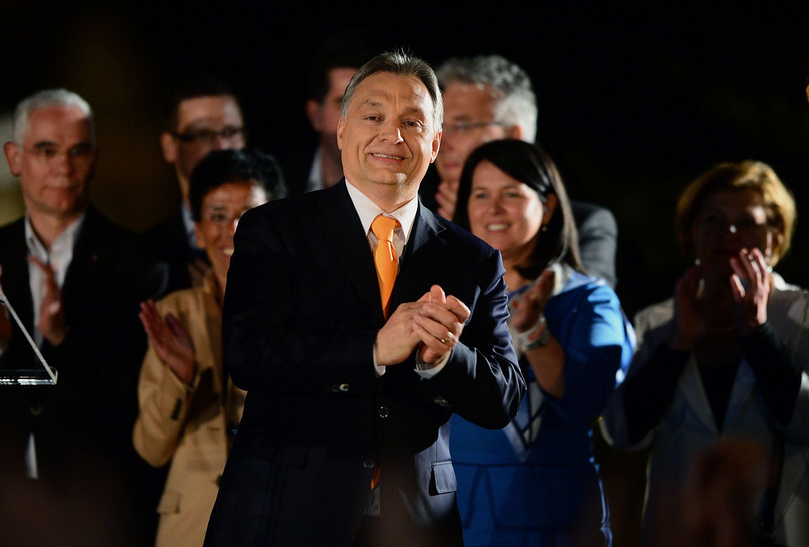 El primer ministro húngaro Viktor Orban celebra su victoria en las elecciones este domingo 6 de abril de 2014.
