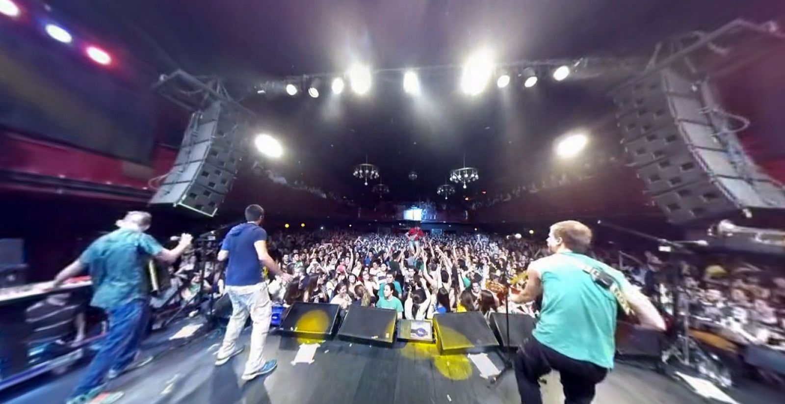 Fotograma del vídeo 360º del concierto de La Pegatina en la Sala Apolo en marzo.