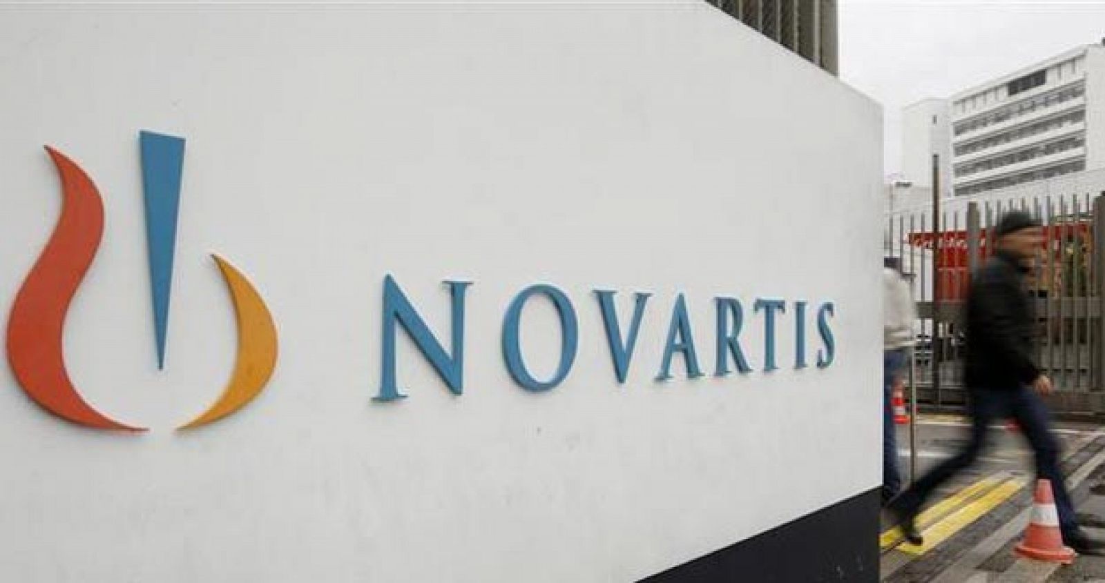 Entrada a la sede de Novartis en la ciudad suiza de Basilea