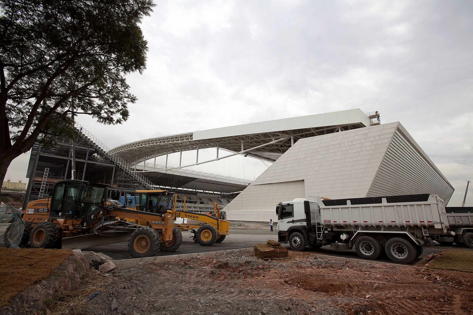 ESTADIOS AÚN EN OBRAS