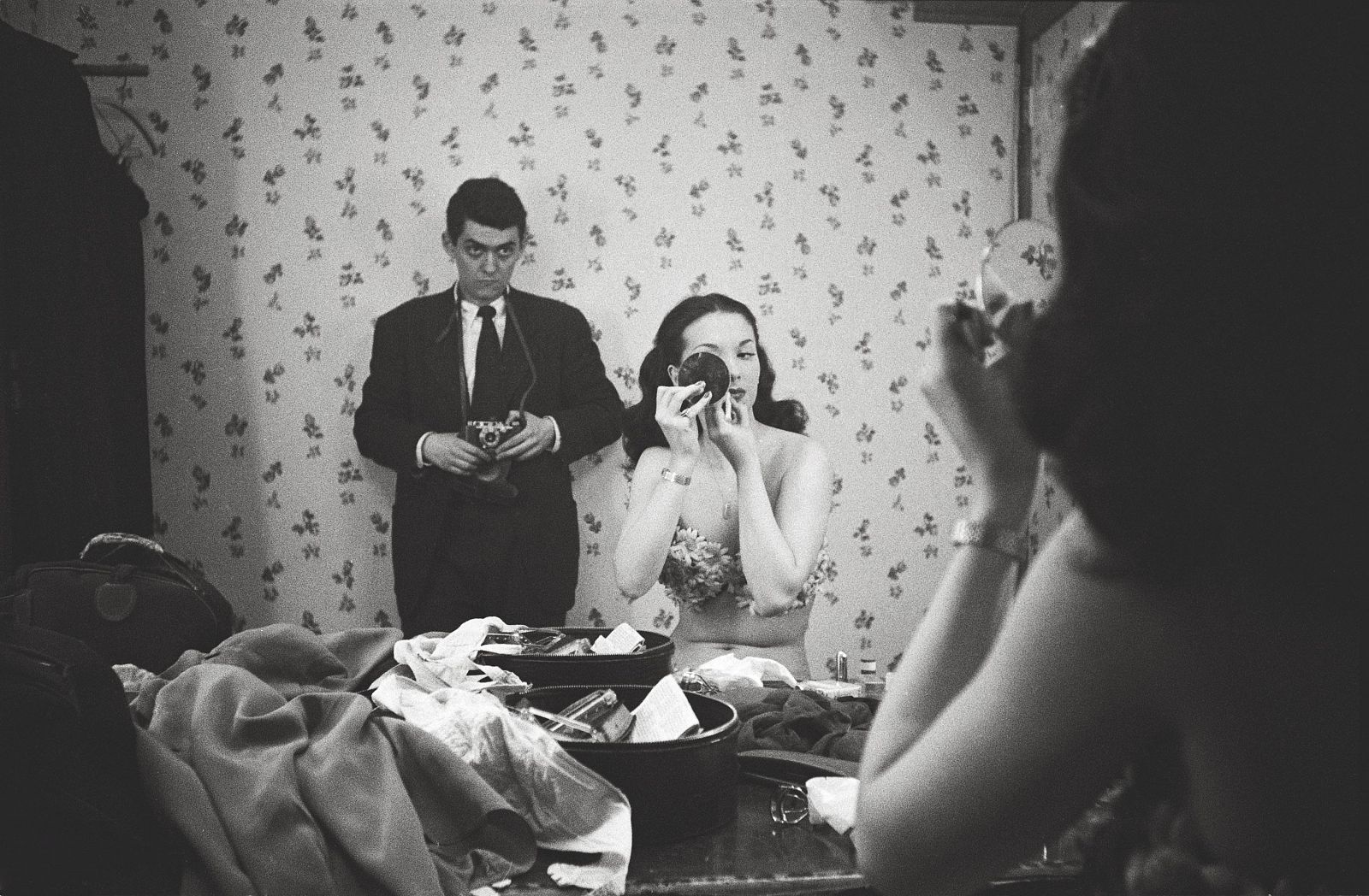 Stanley Kubrick: 'Showgirl: Kubrick fotografiando a Rosemary Williams', 1949.