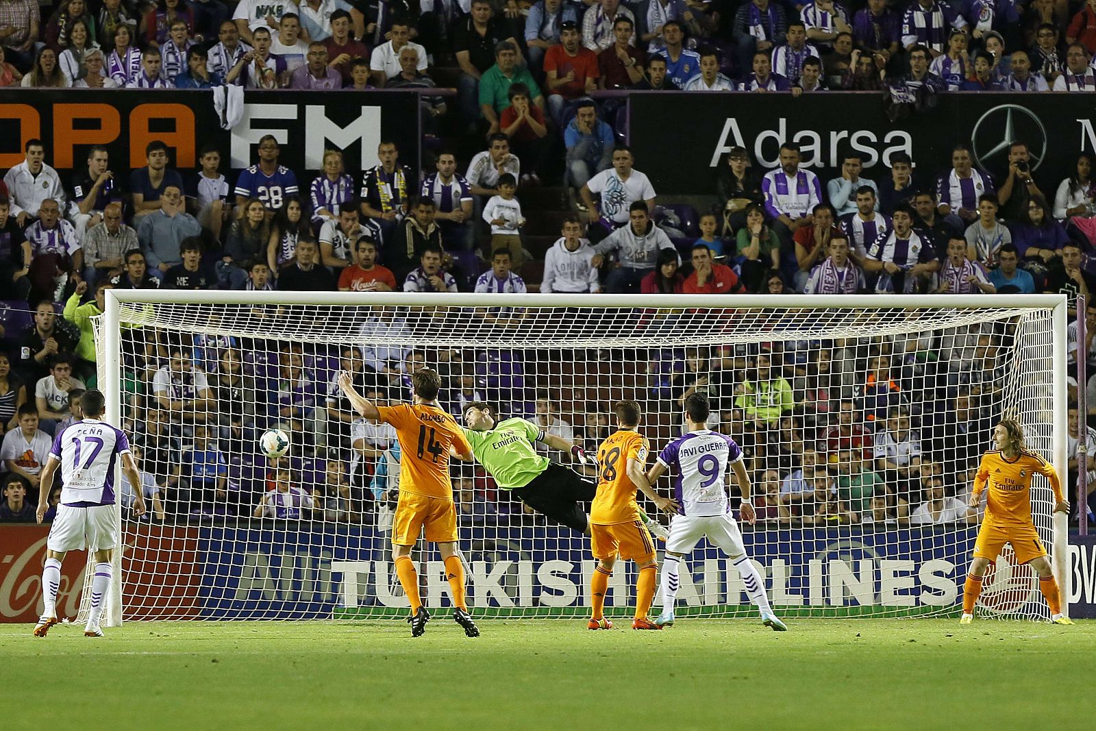 Casillas no ha podido hacer nada por evitar el gol del empate del Valladolid.
