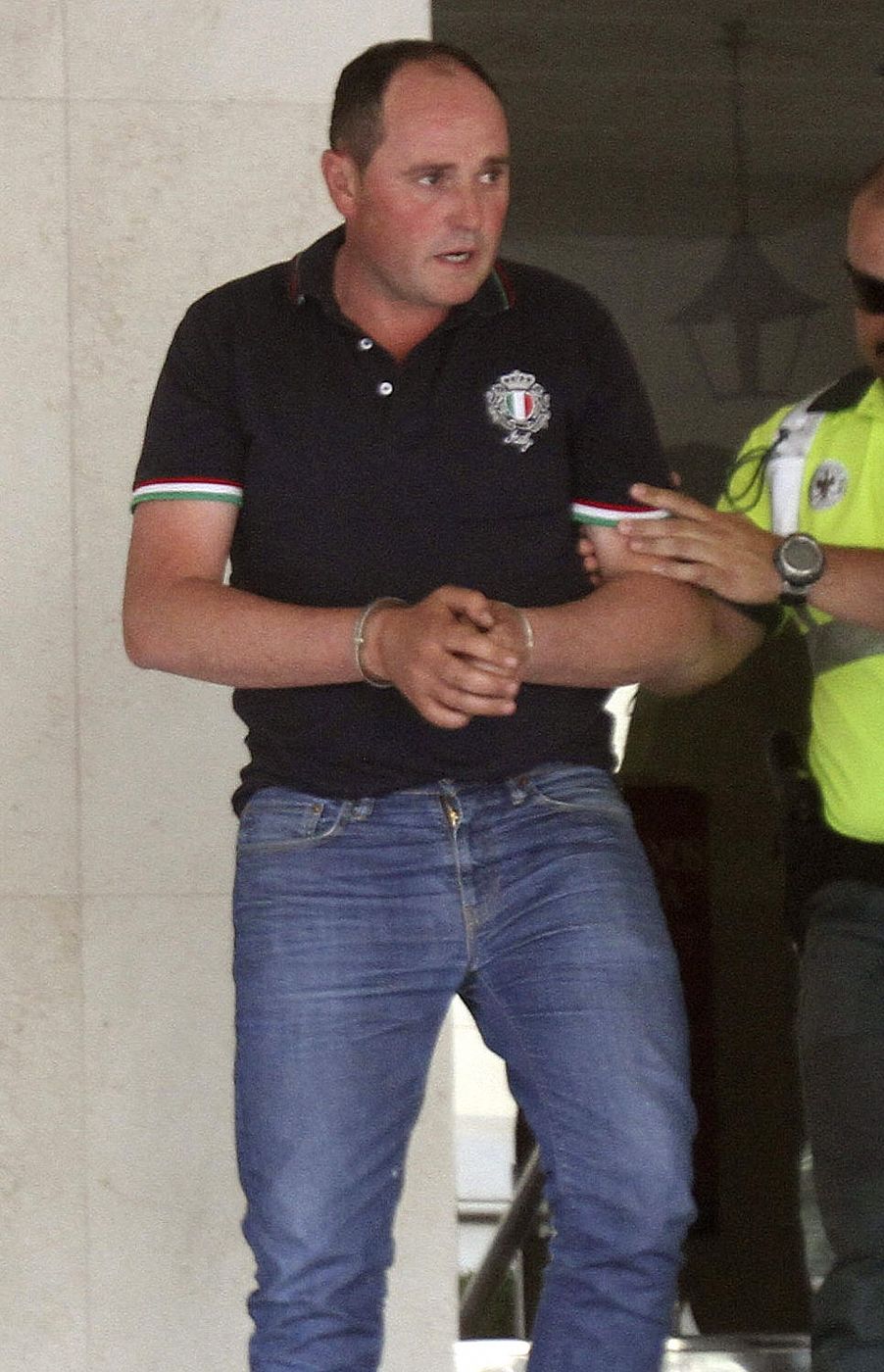 El conductor involucrado en el accidente de Monterrubio de la Serena (Badajoz), a su salida de los juzgados de Castuera.