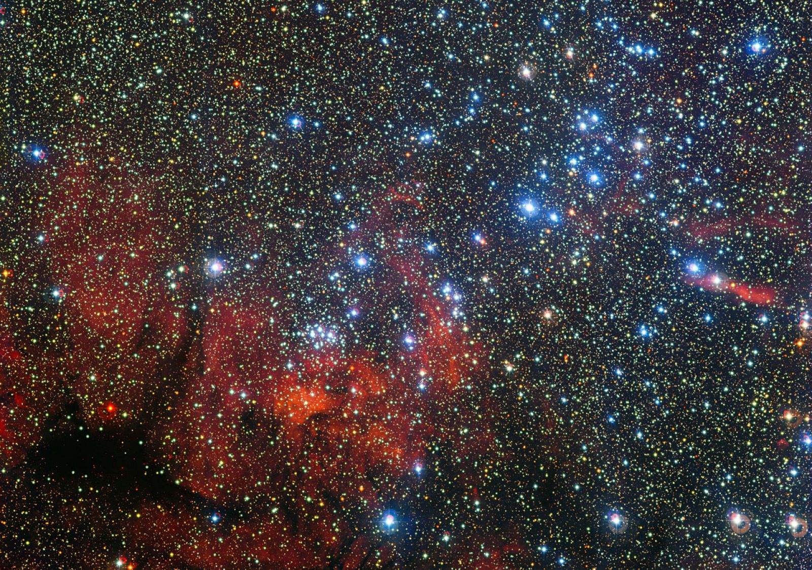 El colorido cúmulo estelar NGC 3590.