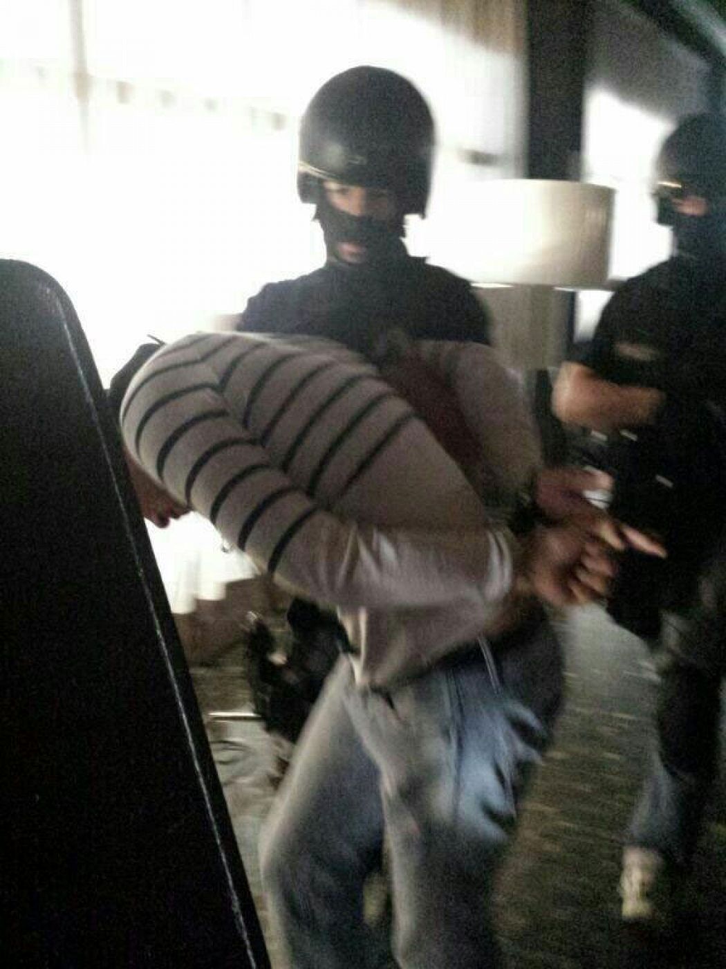 Fotografía de la Policía Nacional en Twitter del momento del arresto