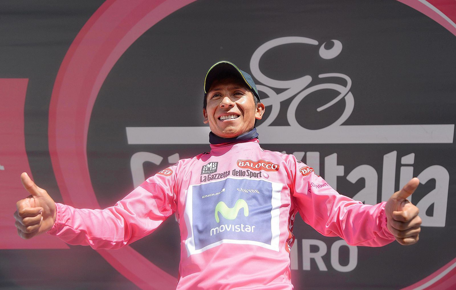 Imagen del ganador del Giro, Nairo Quintana, en el podio.