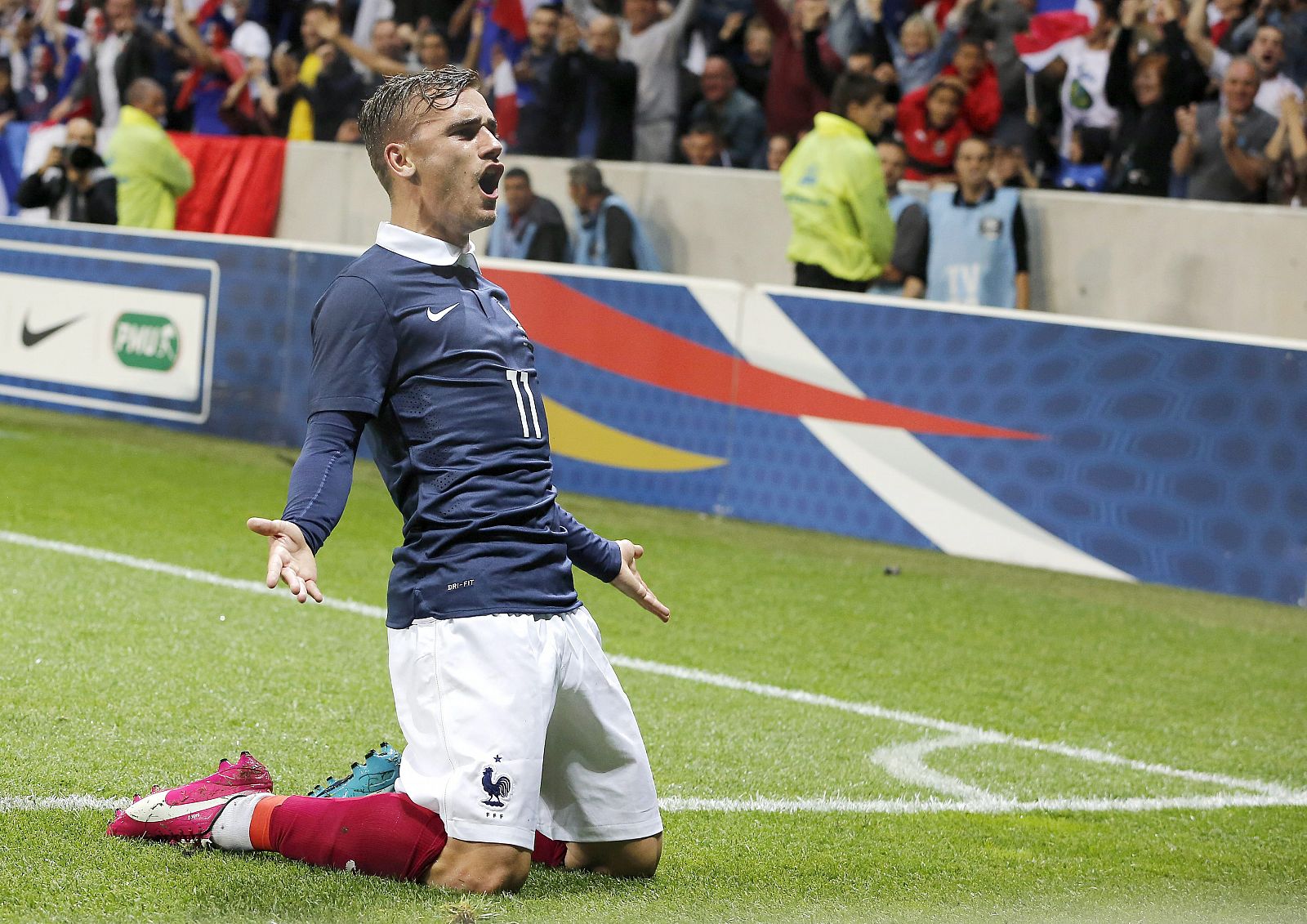 Antoine Griezmann celebra el gol de Francia frente a Paraguay.