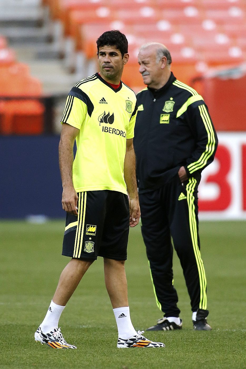 Spain's soccer player Diego Costa and head coach Vicente del Bosque participate in a soccer team training session at RFK Stadium in Washington
