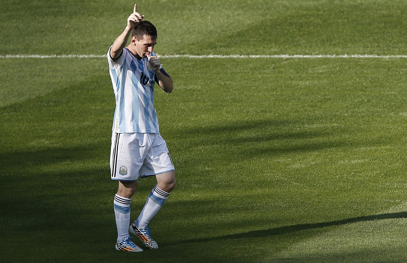 Leo Messi celebra su gol ante Irán, el único de Argentina, en el minuto 92