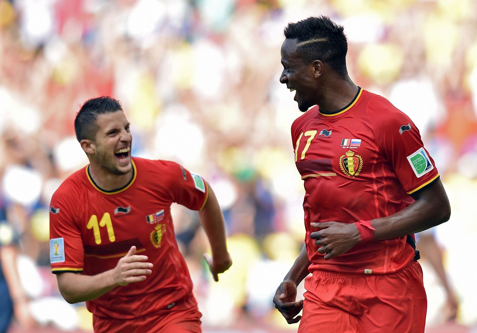 Origi y Hazard celebran el gol de la victoria belga.