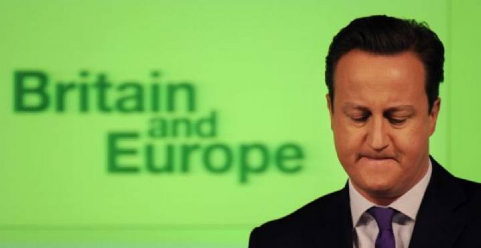 David Cameron ha hecho una campaña feroz contra Jean-Claude Juncker que amenaza con distanciar a Reino Unido más de la Unión Europea.