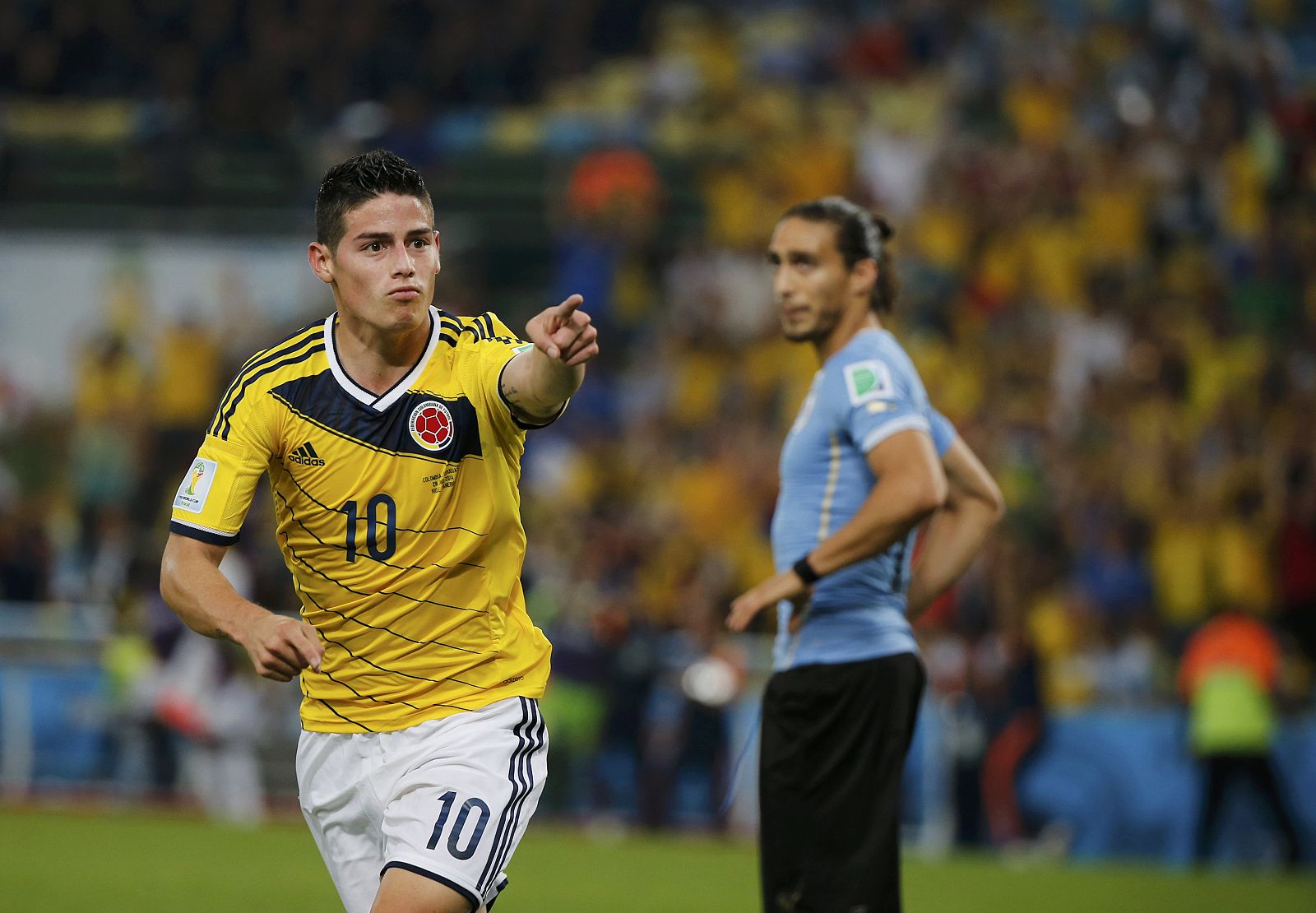 El colombiano James Rodríguez celebra el segundo gol ante Uruguay.