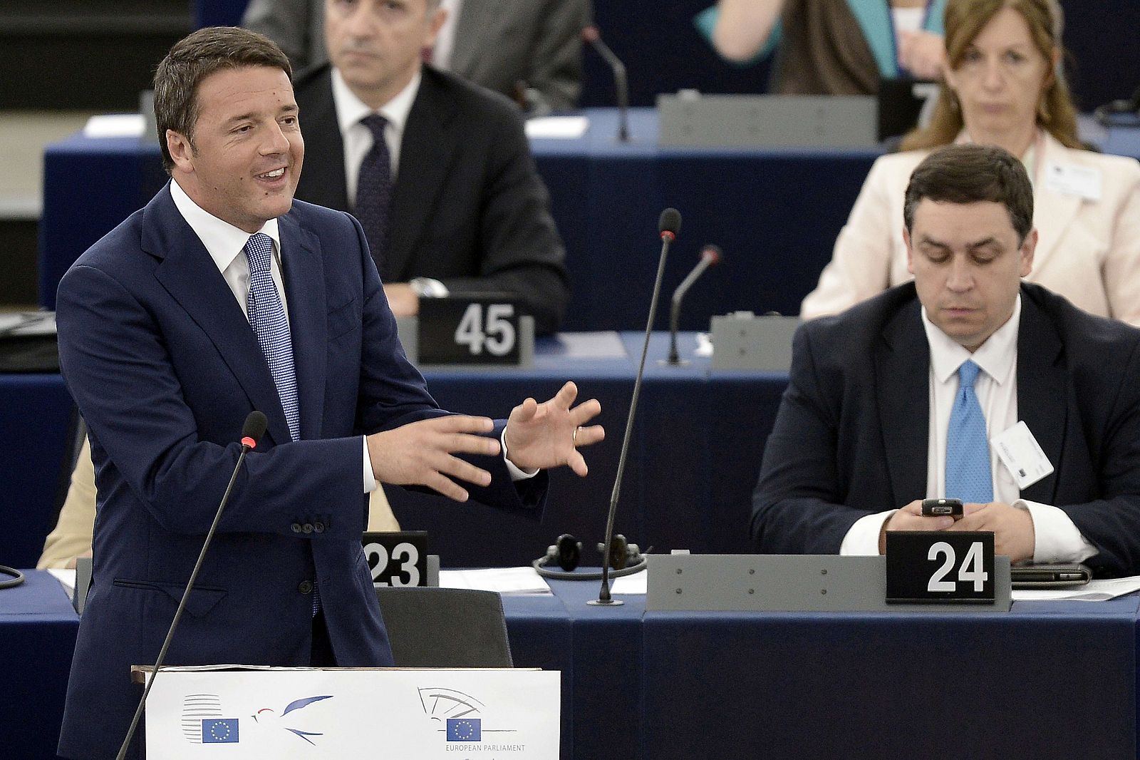 Renzi se dirige a los parlamentarios europeos este miércoles.