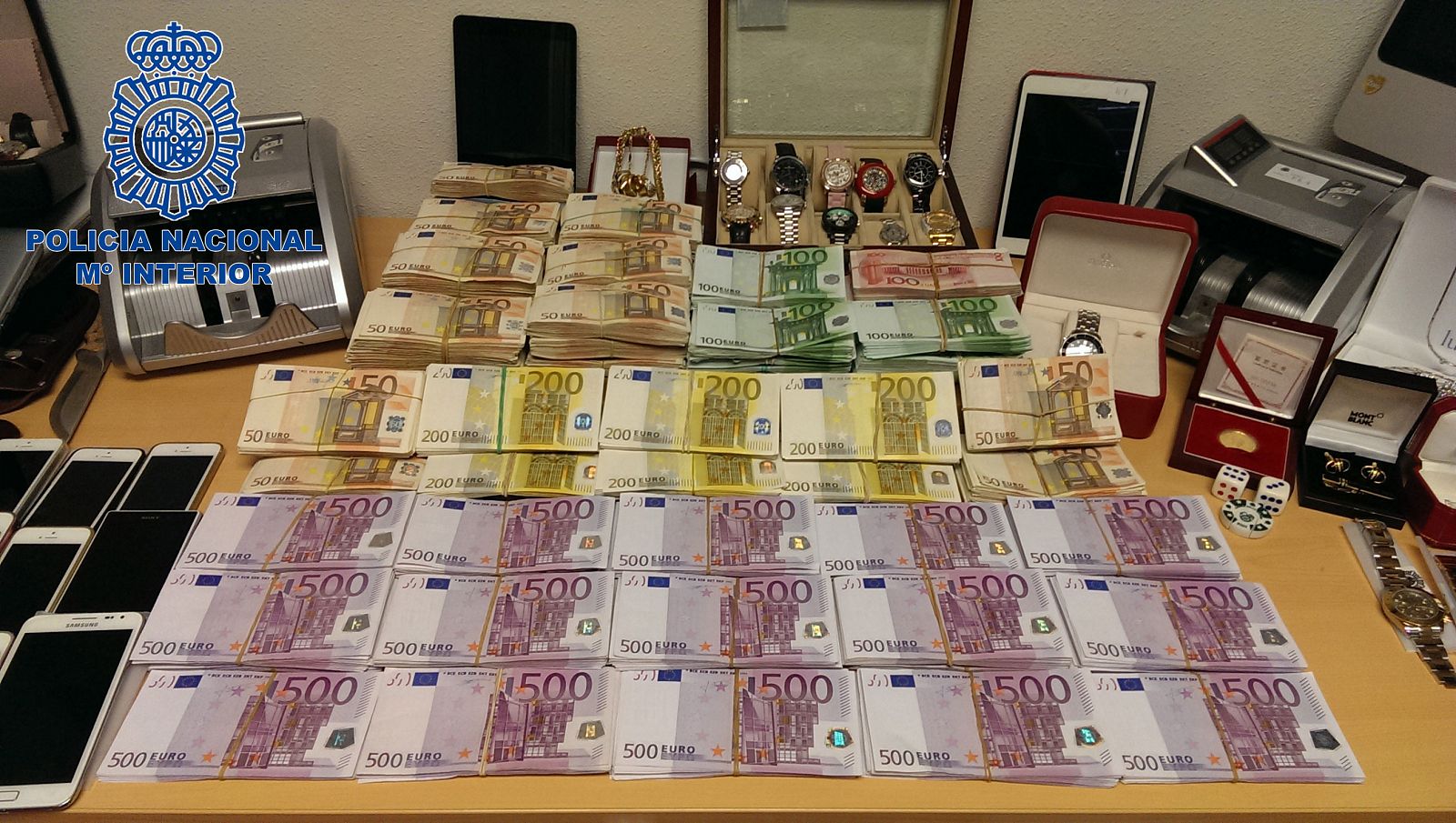 La Policía ha encontrado 800.000 euros en los registros de la operación
