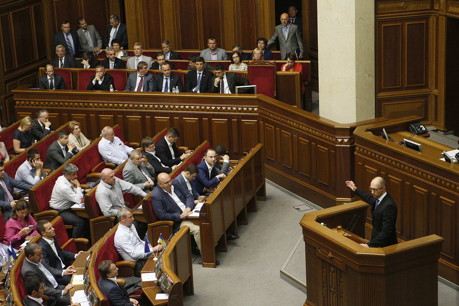 El primero ministro ucraniano anuncia su dimisión en el Parlamento